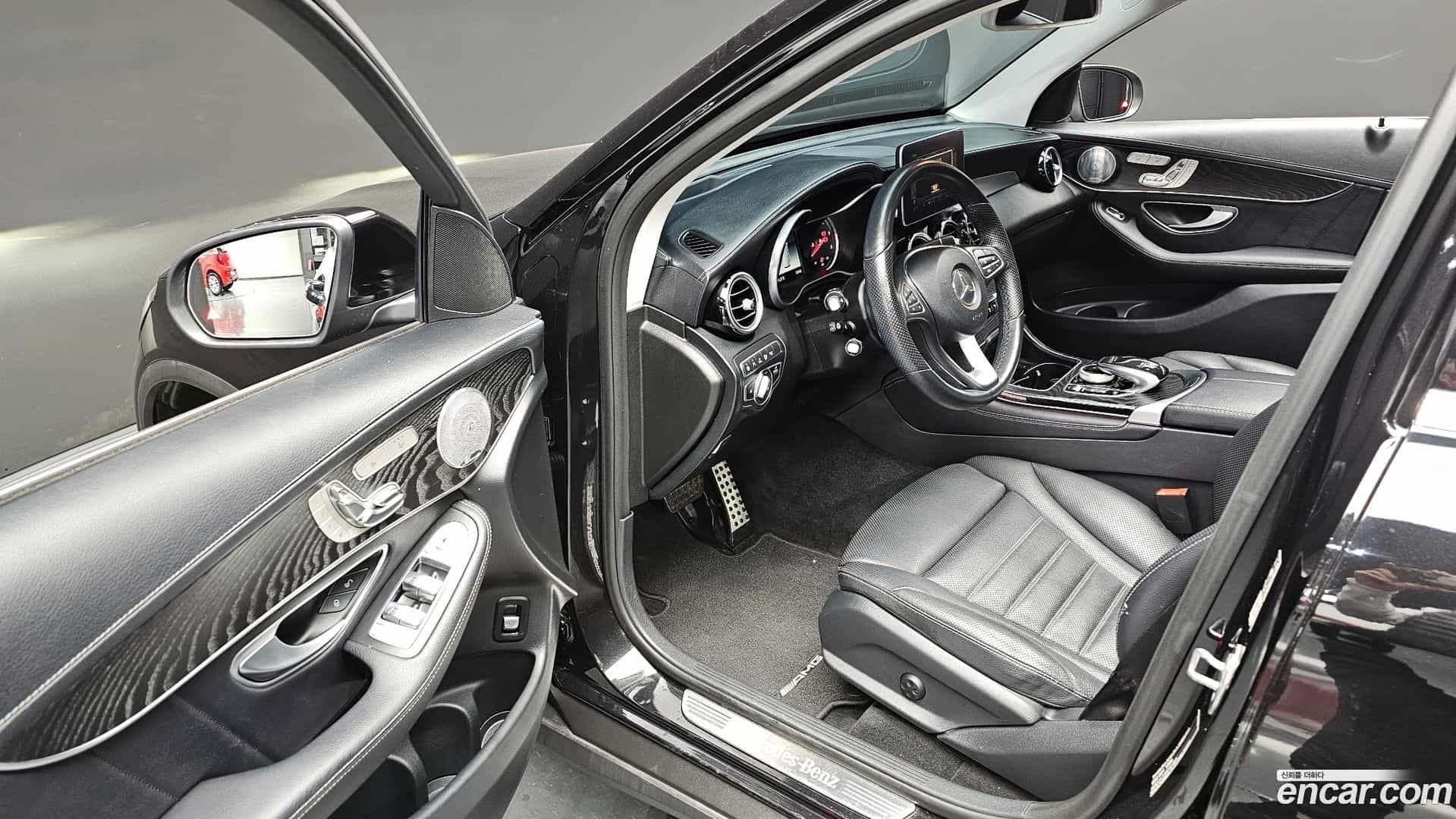 GLC-Class Mercedes-Benz 2018.7-OPTION-016