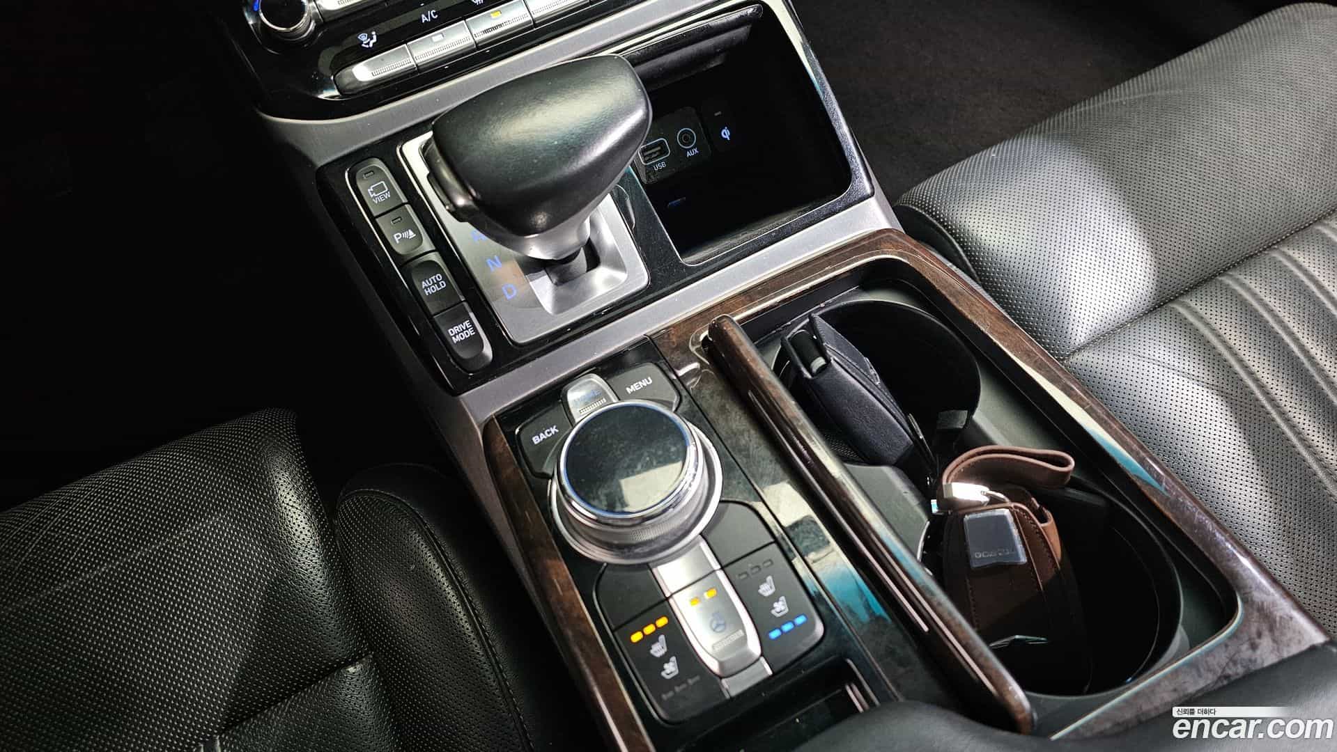 EQ900 Genesis 2016.2-INNER-009