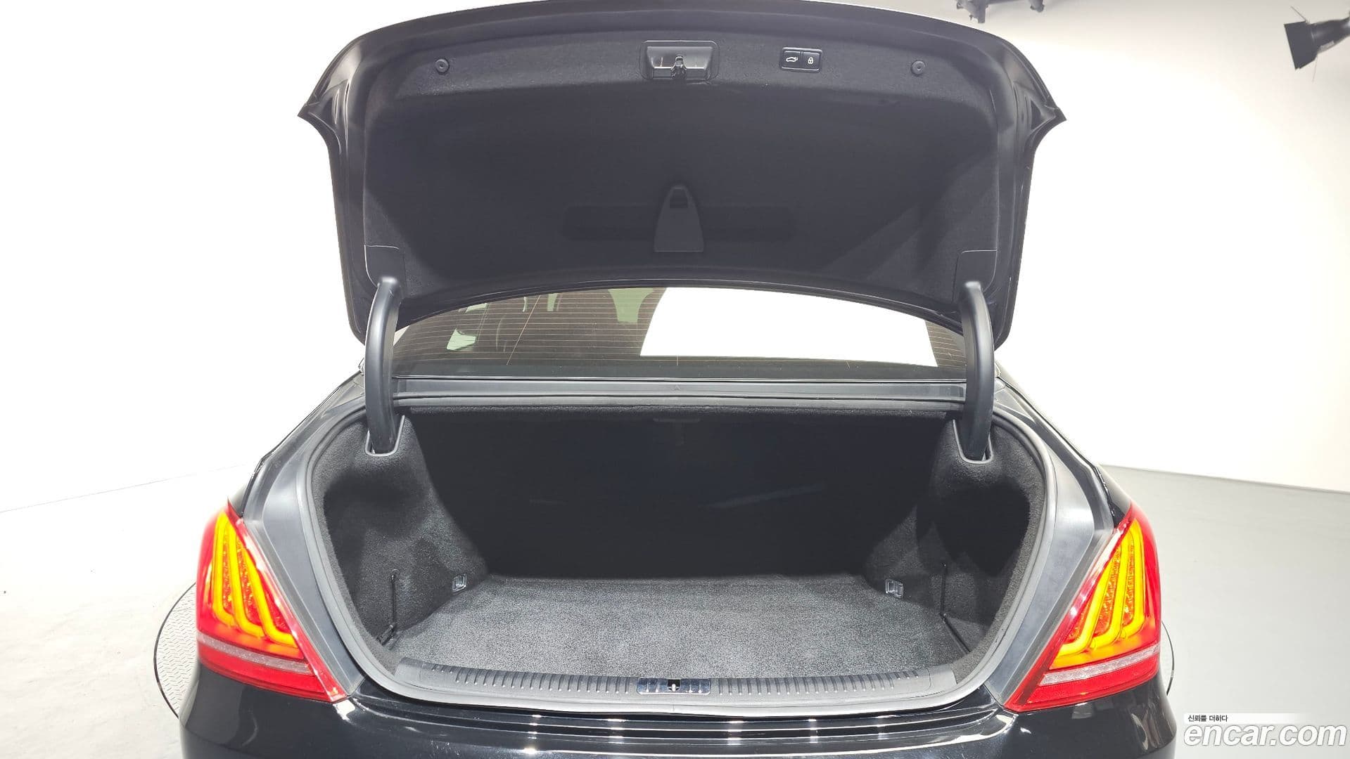 Main__Slider__Photo:EQ900 Genesis 2016.2-19