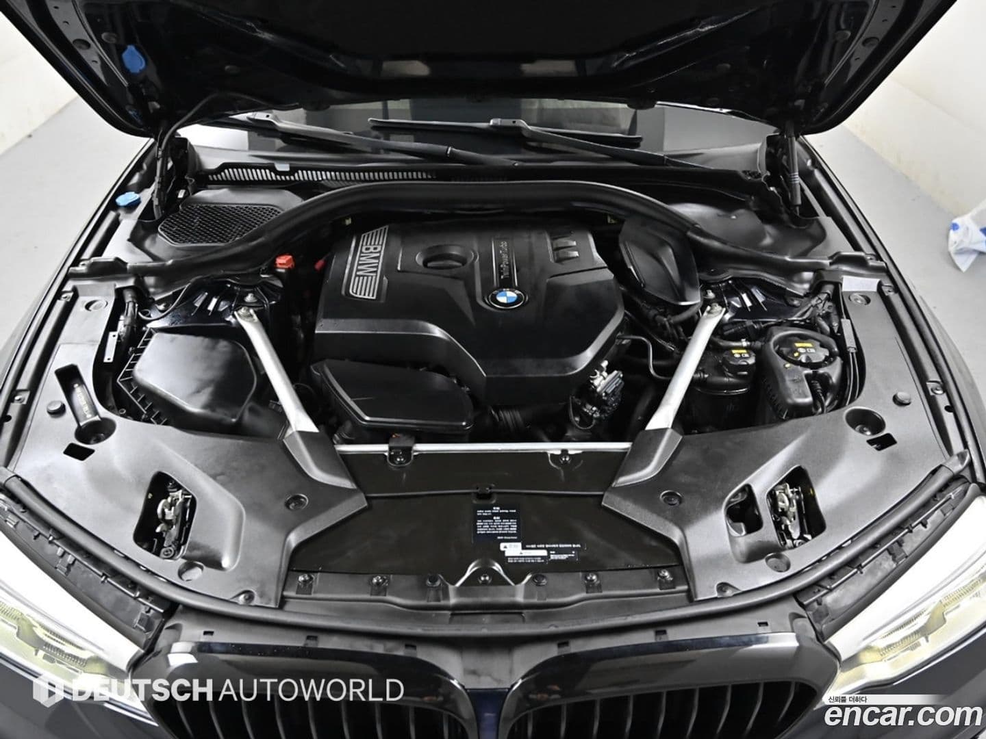 Main__Slider__Photo:5-Series BMW 2018.2-5