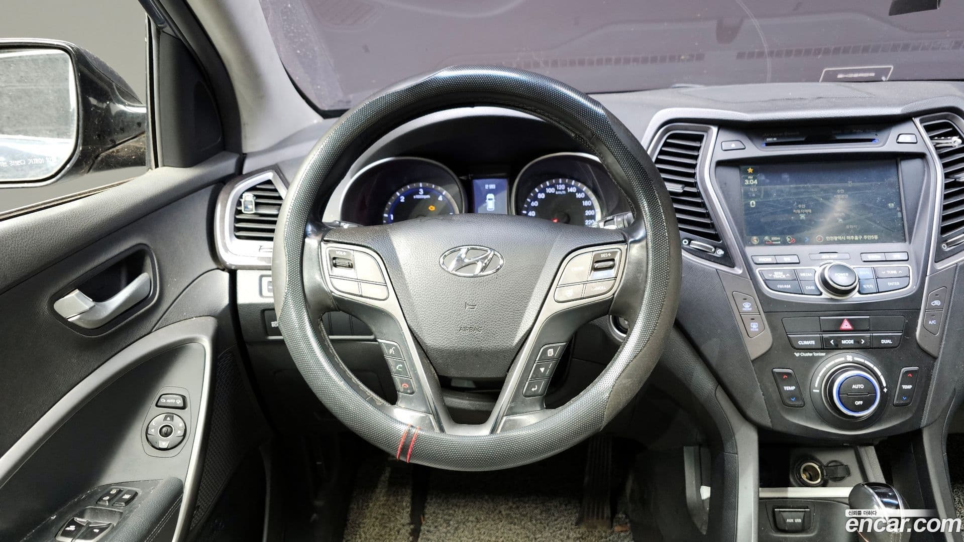 Main__Slider__Photo:Santafe Hyundai 2013.5-12