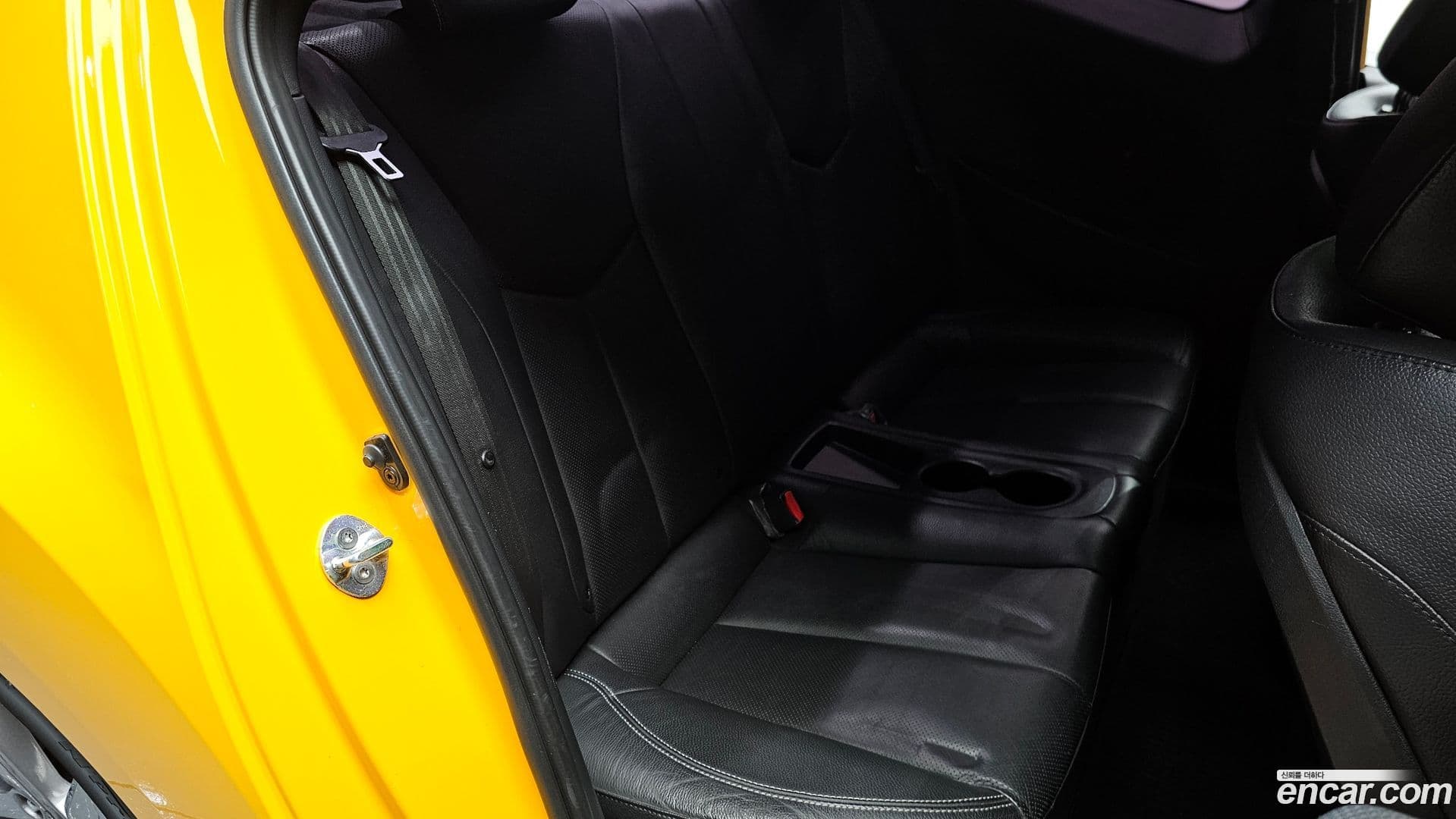 Main__Slider__Photo:Veloster Hyundai 2012.7-11