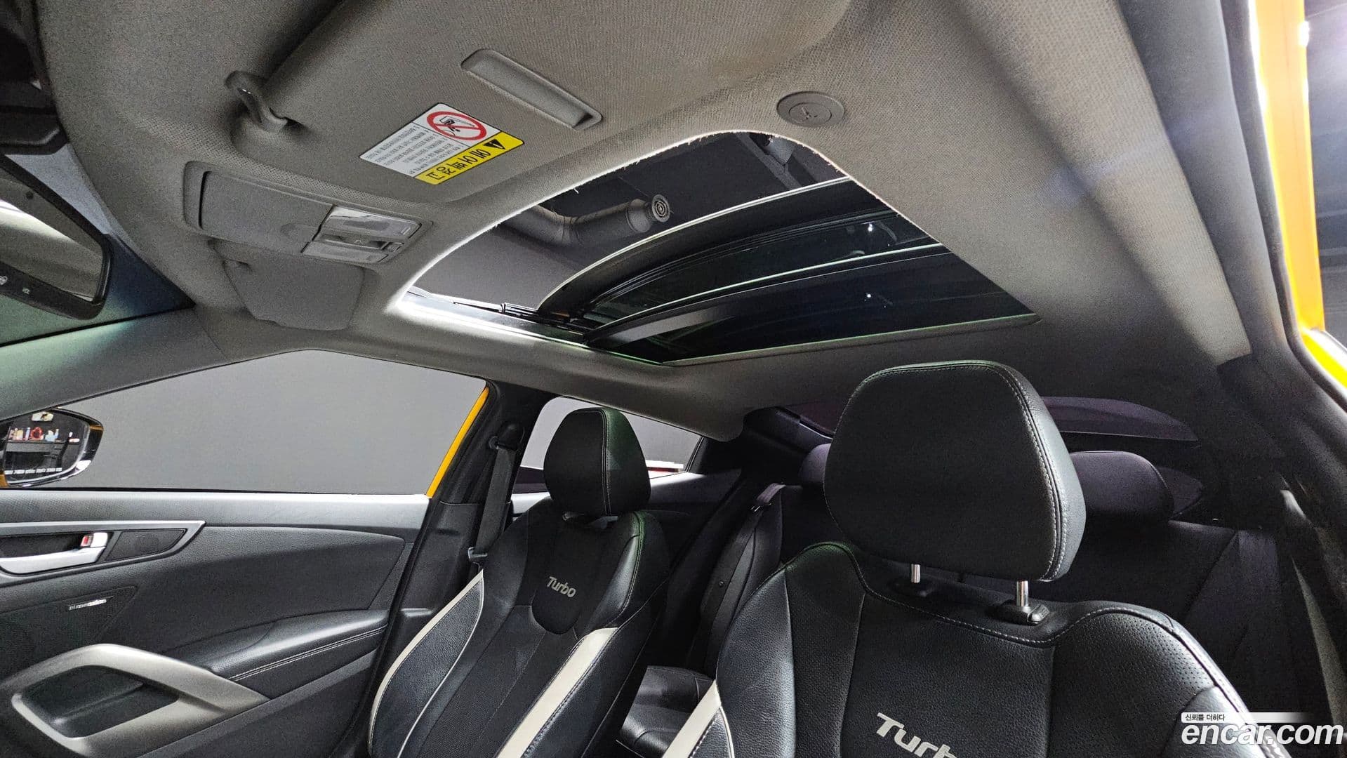 Main__Slider__Photo:Veloster Hyundai 2012.7-15