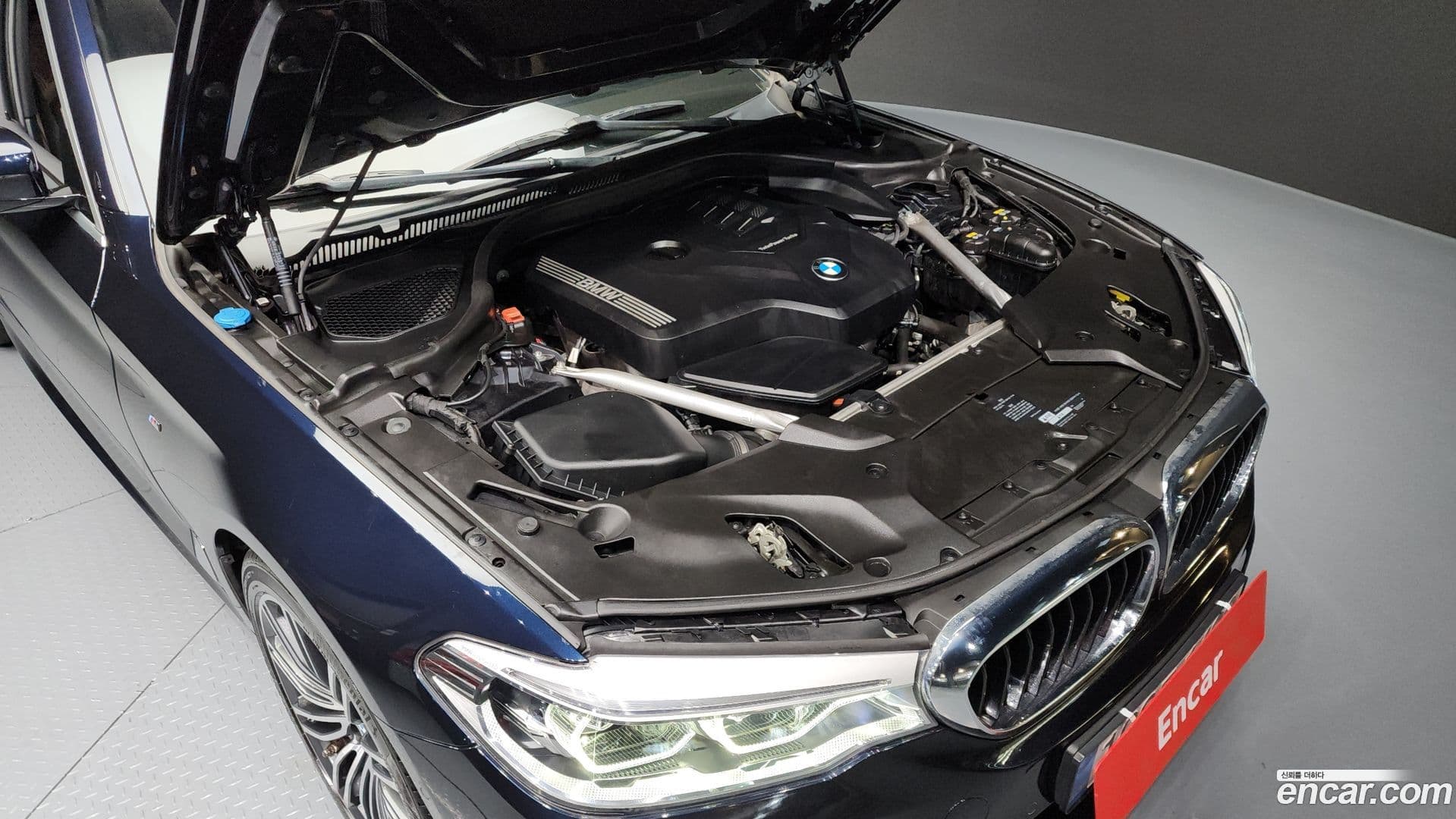 Main__Slider__Photo:5-Series BMW 2020.4-5