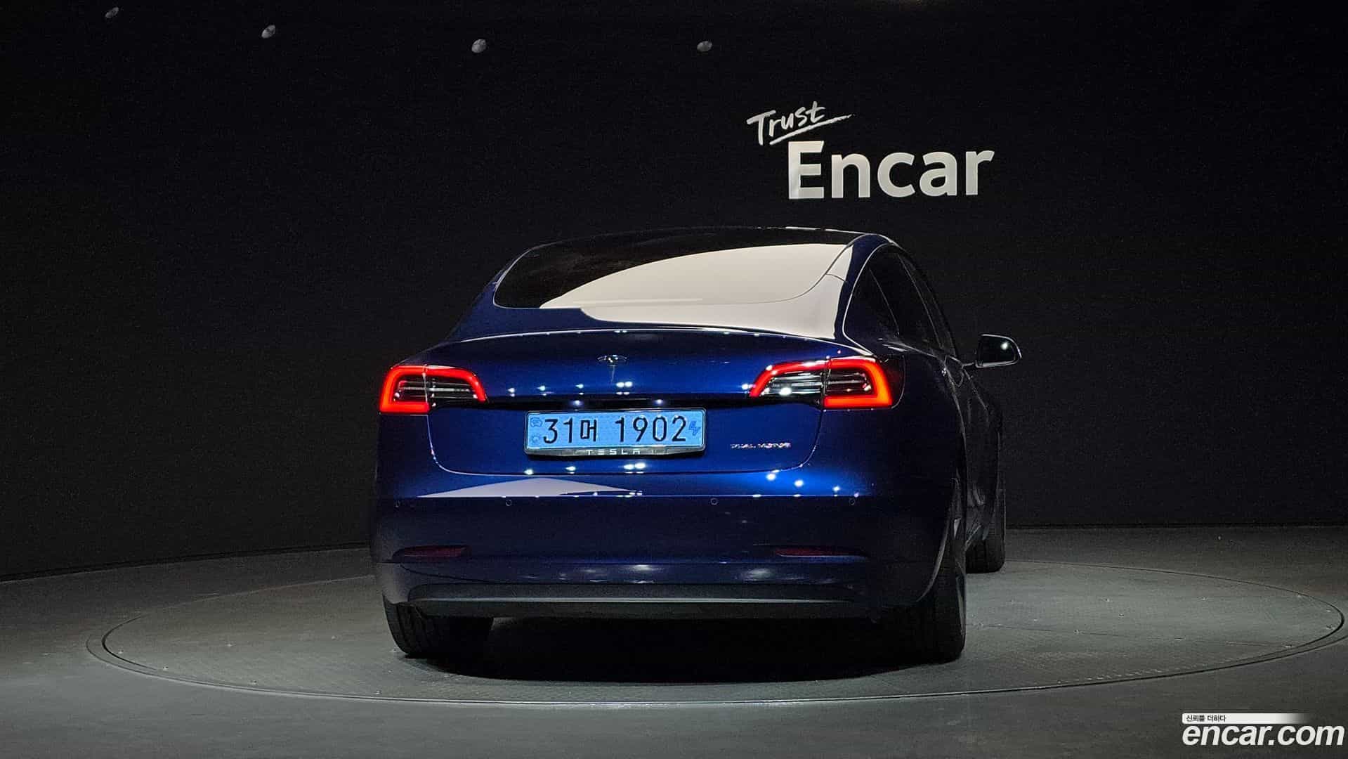 Model 3 Tesla 2022.1-OUTER-004