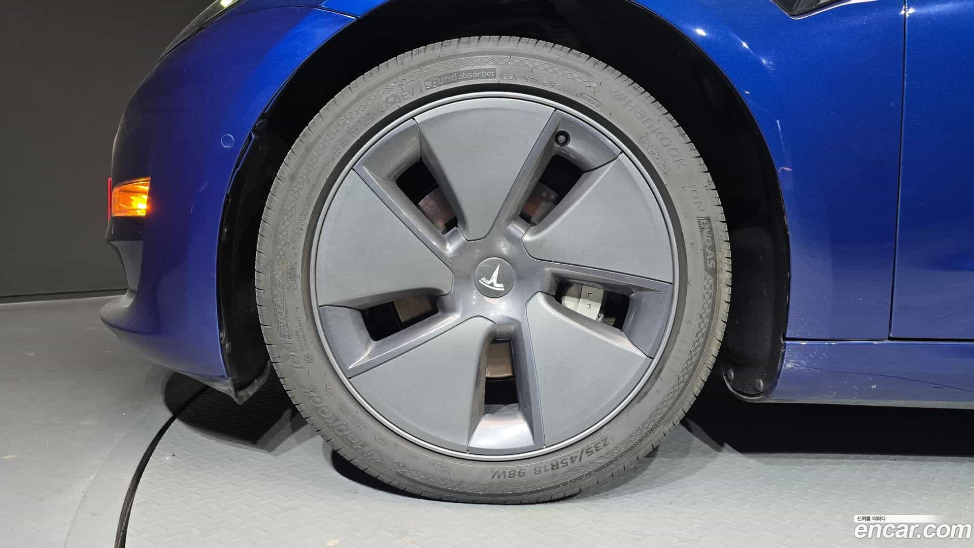 Model 3 Tesla 2022.1-OUTER-005