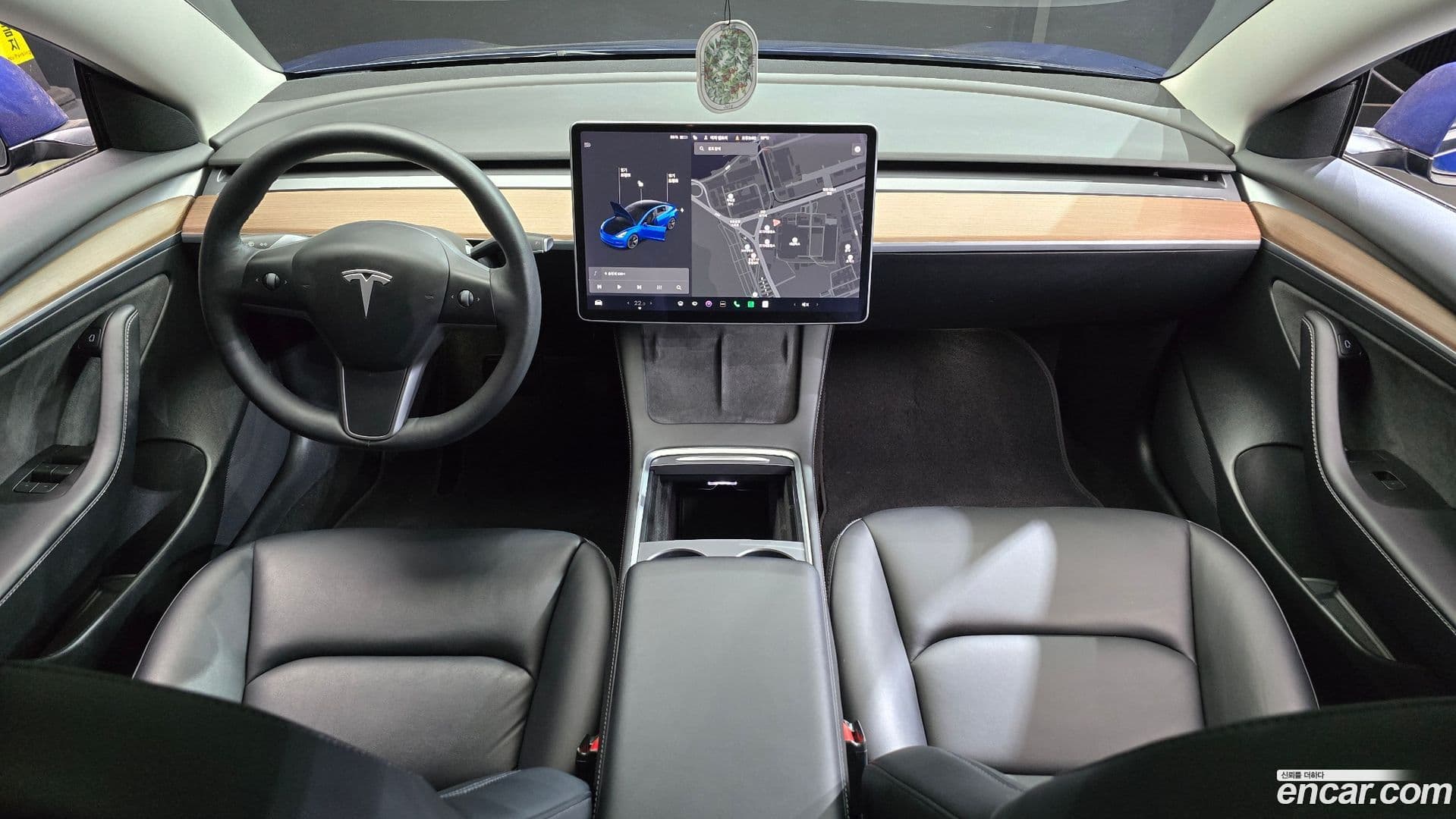 Main__Slider__Photo:Model 3 Tesla 2022.1-6