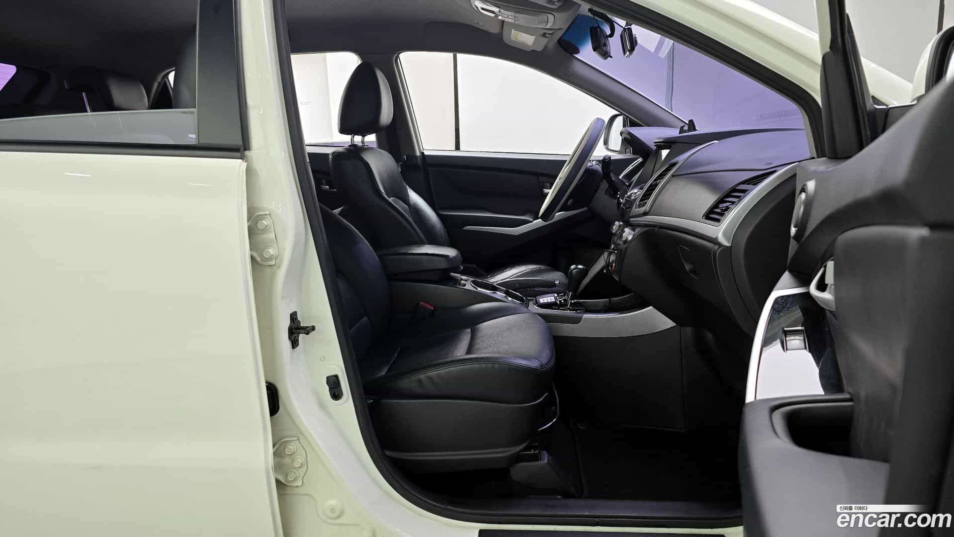 KORANDO KG_Mobility_Ssangyong 2015.2-INNER-010