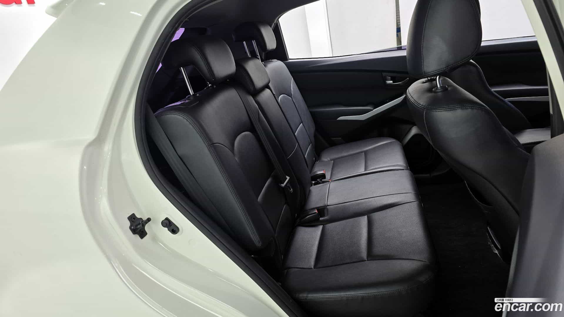 KORANDO KG_Mobility_Ssangyong 2015.2-OPTION-016