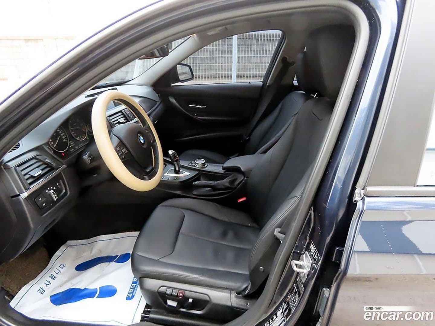 Main__Slider__Photo:3-Series BMW 2013.10-4