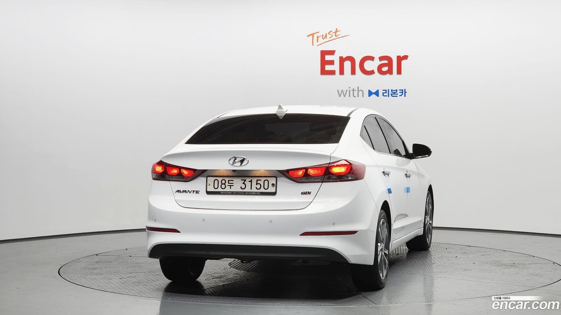 Main__Slider__Photo:AVANTE Hyundai 2017.0-3