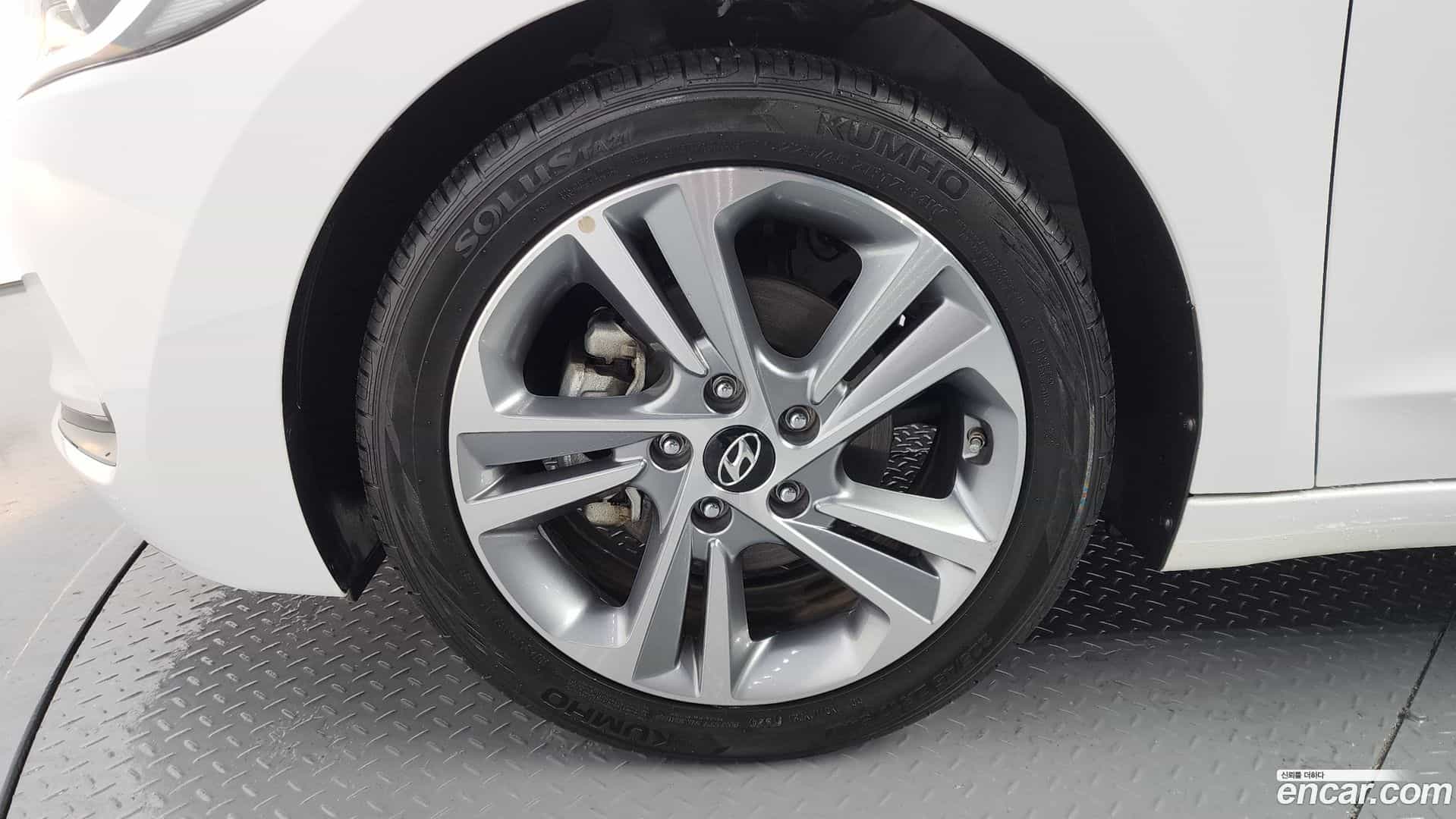 AVANTE Hyundai 2017.0-OUTER-005