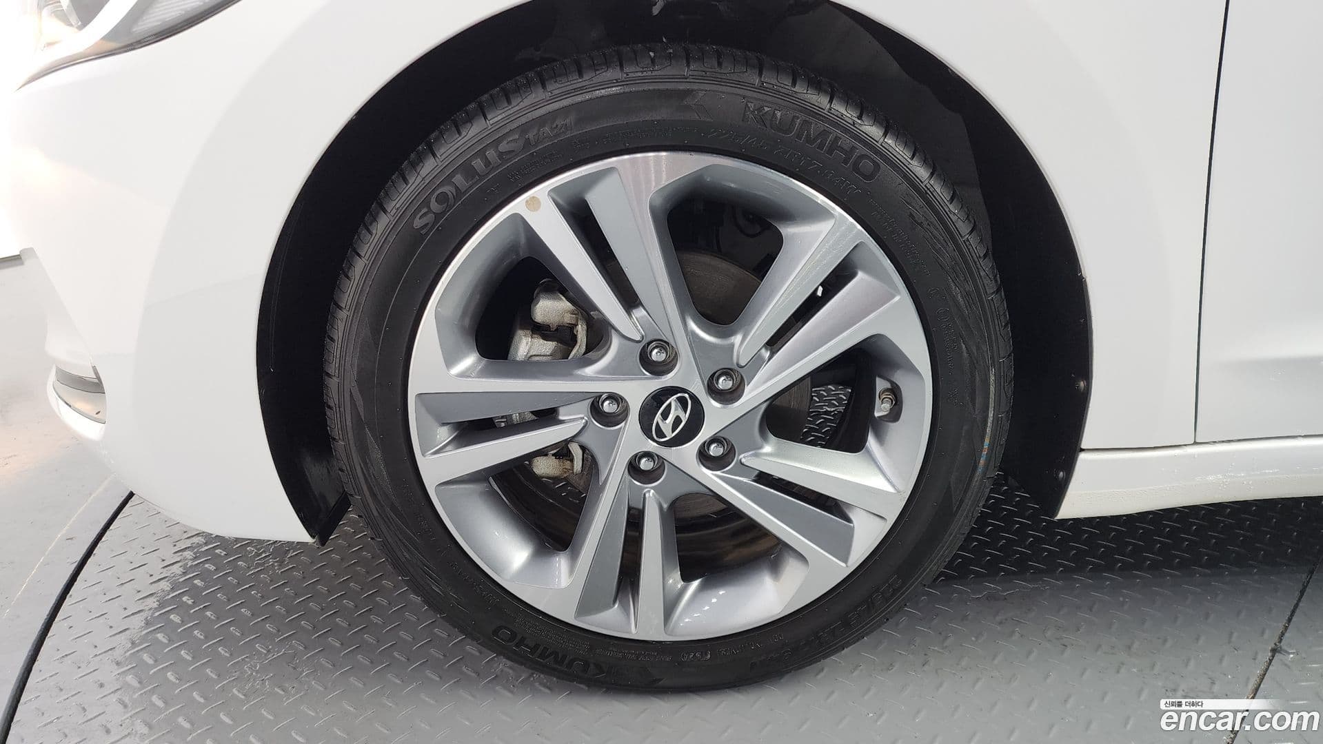 Main__Slider__Photo:AVANTE Hyundai 2017.0-4