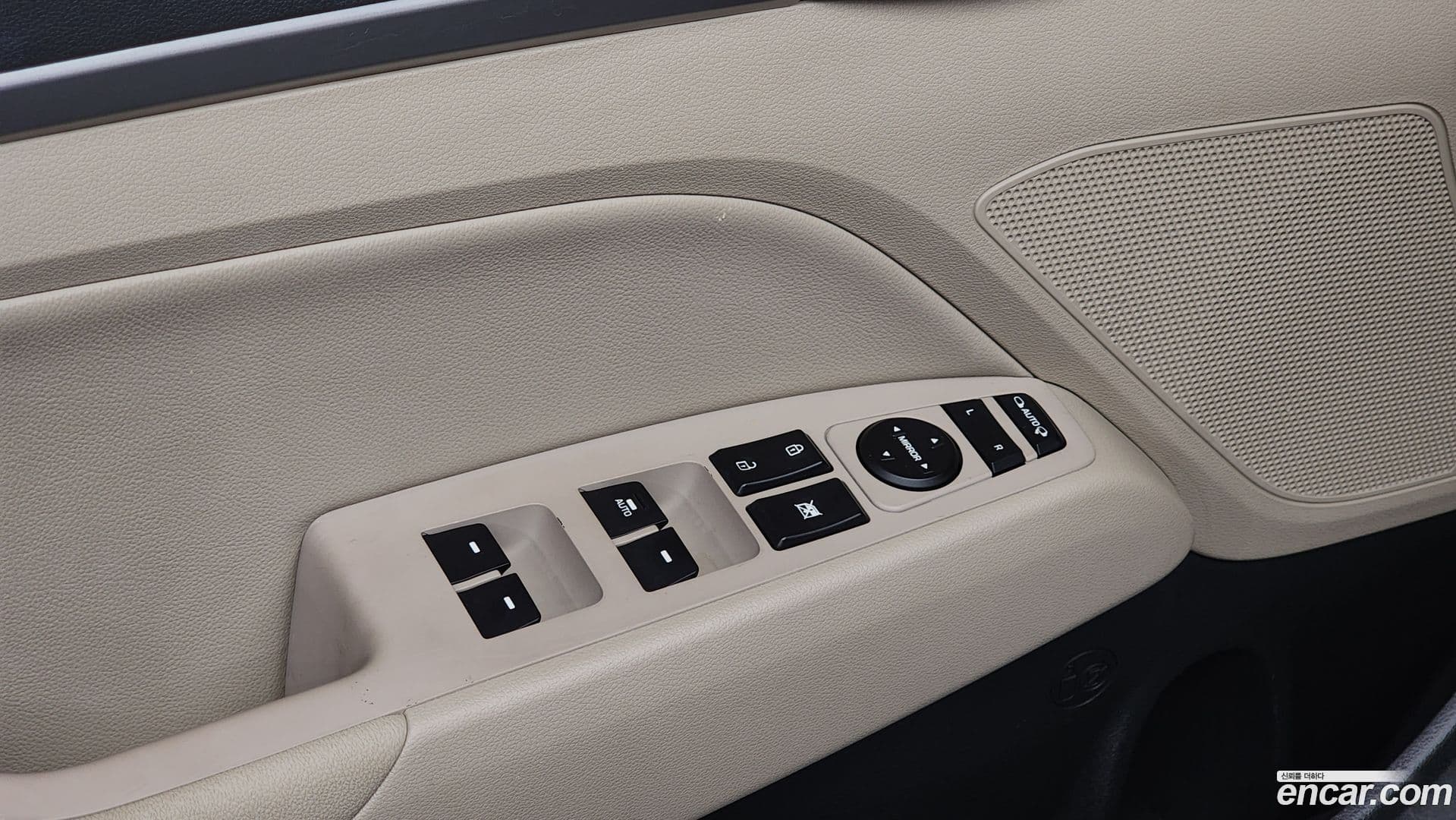 Main__Slider__Photo:AVANTE Hyundai 2017.0-12