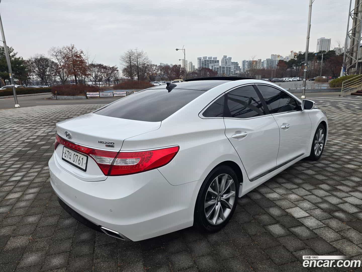 Grandeur Hyundai 2015.11-OUTER-004