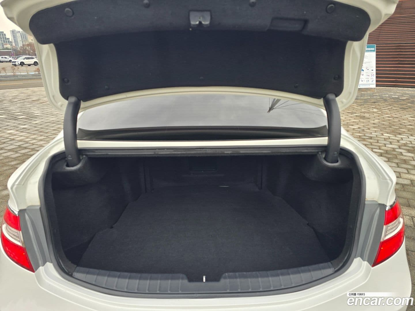 Main__Slider__Photo:Grandeur Hyundai 2015.11-5