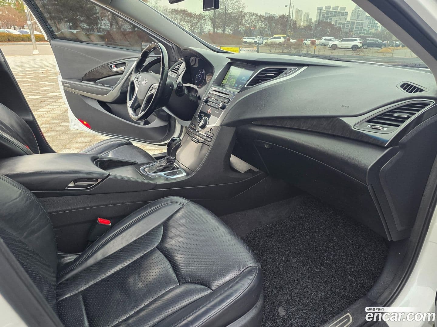 Main__Slider__Photo:Grandeur Hyundai 2015.11-10