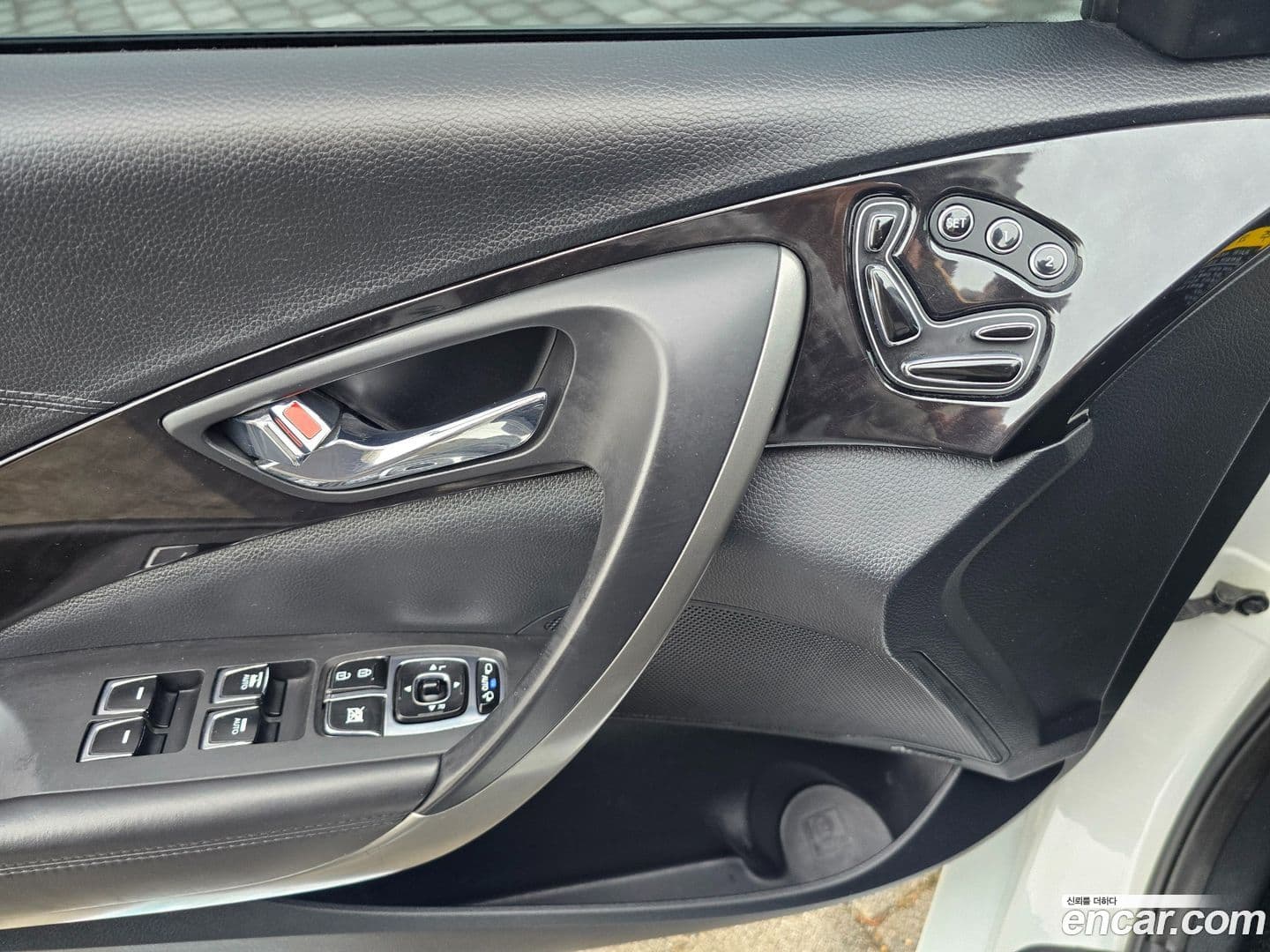 Main__Slider__Photo:Grandeur Hyundai 2015.11-12