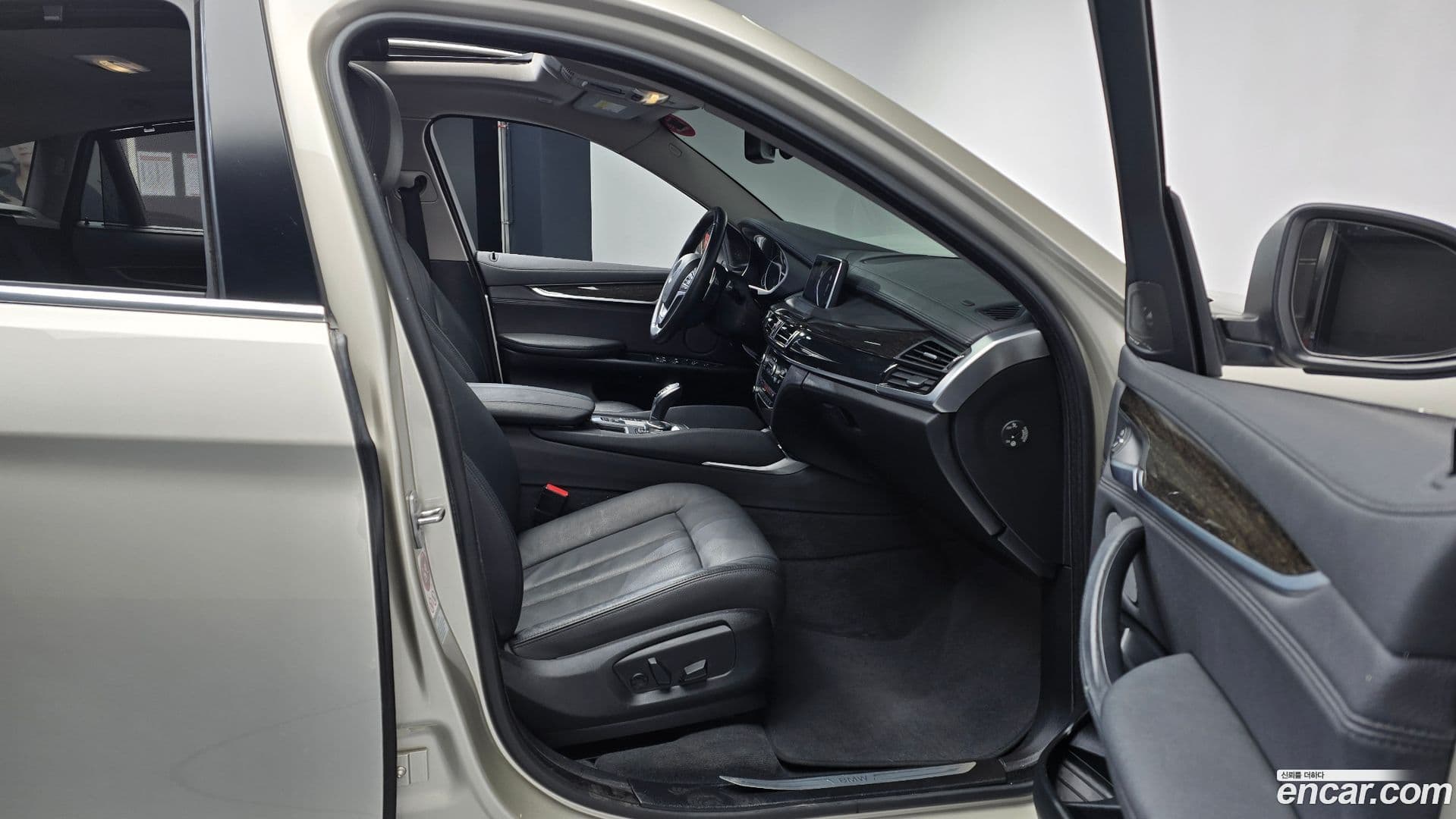 Main__Slider__Photo:X6 BMW 2016.11-10