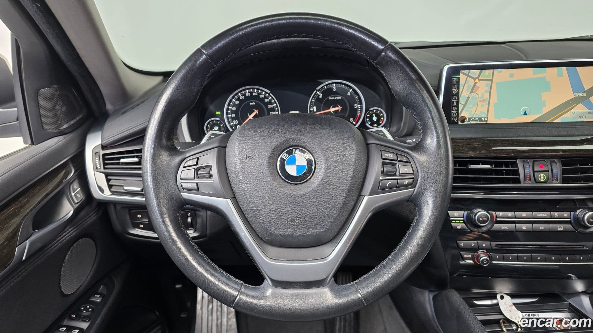 Main__Slider__Photo:X6 BMW 2016.11-12