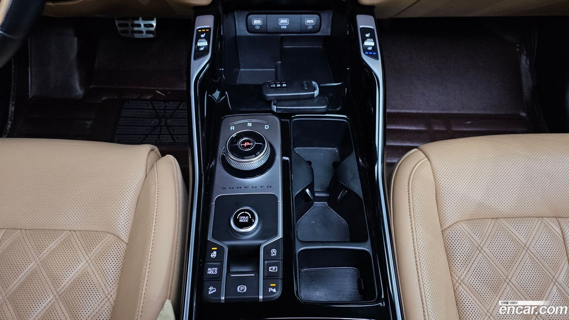 Main__Slider__Photo:Sorento Kia 2021.6-8