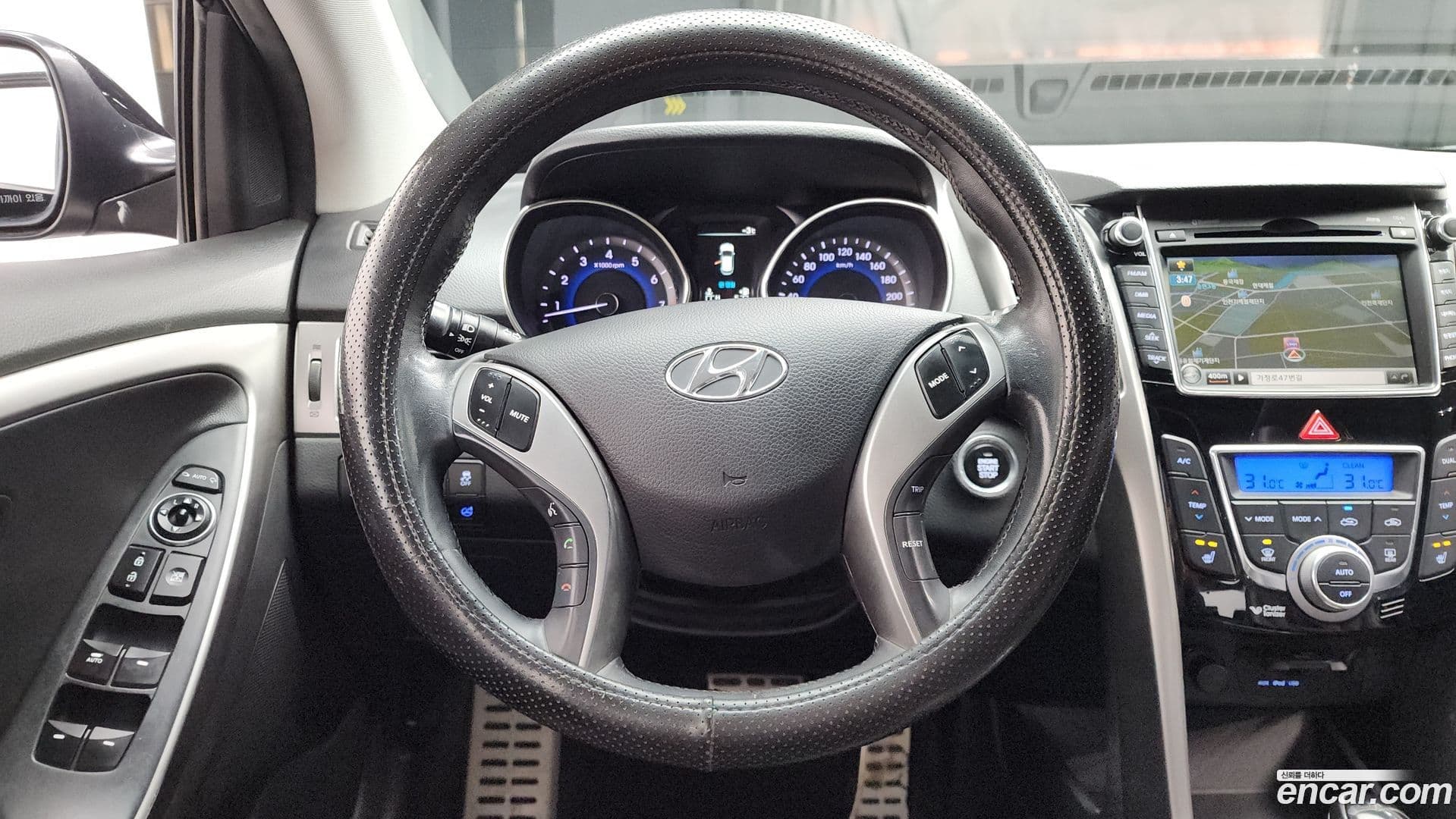Main__Slider__Photo:i30 Hyundai 2012.0-12