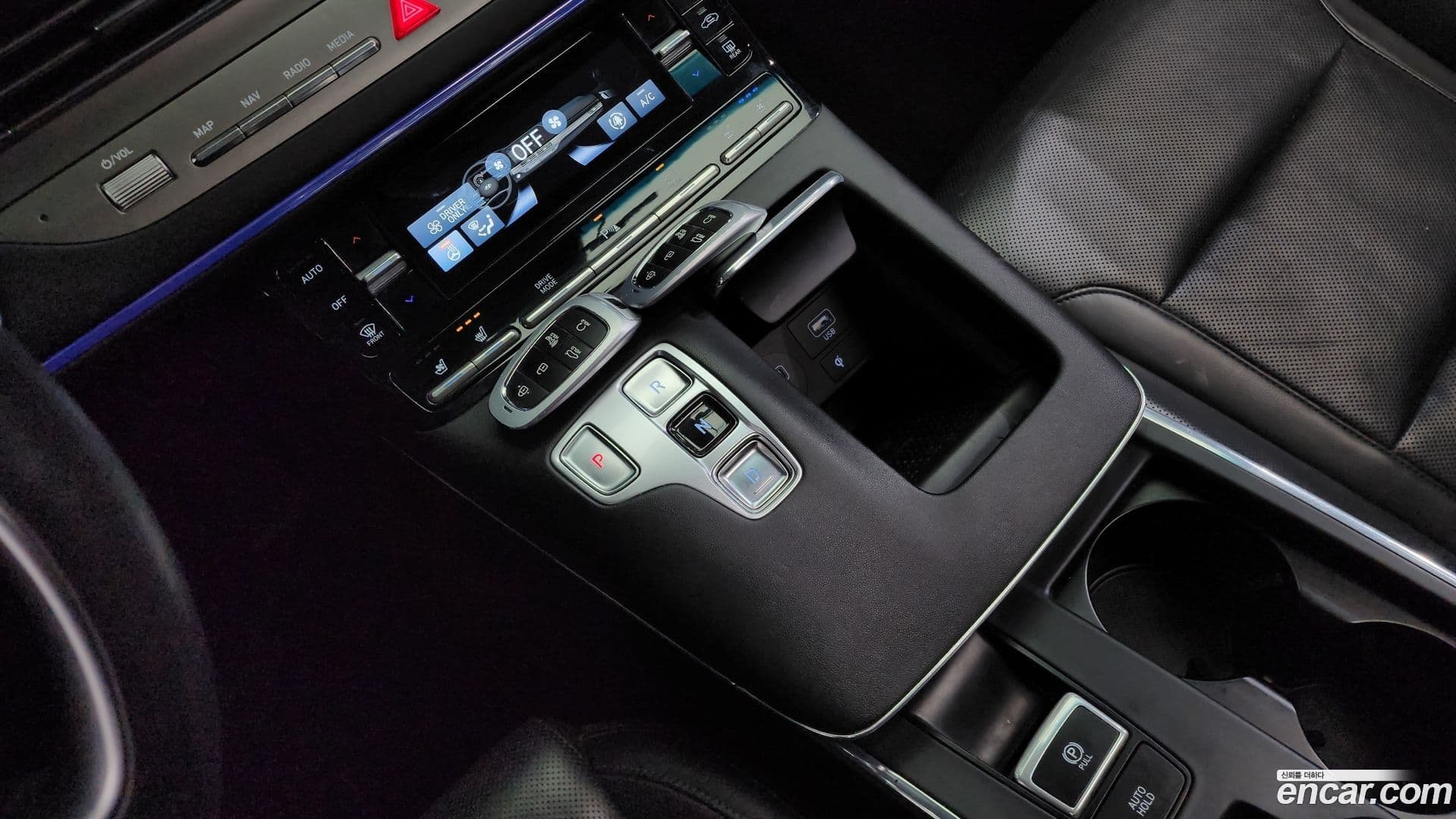 Main__Slider__Photo:Grandeur Hyundai 2021.10-8