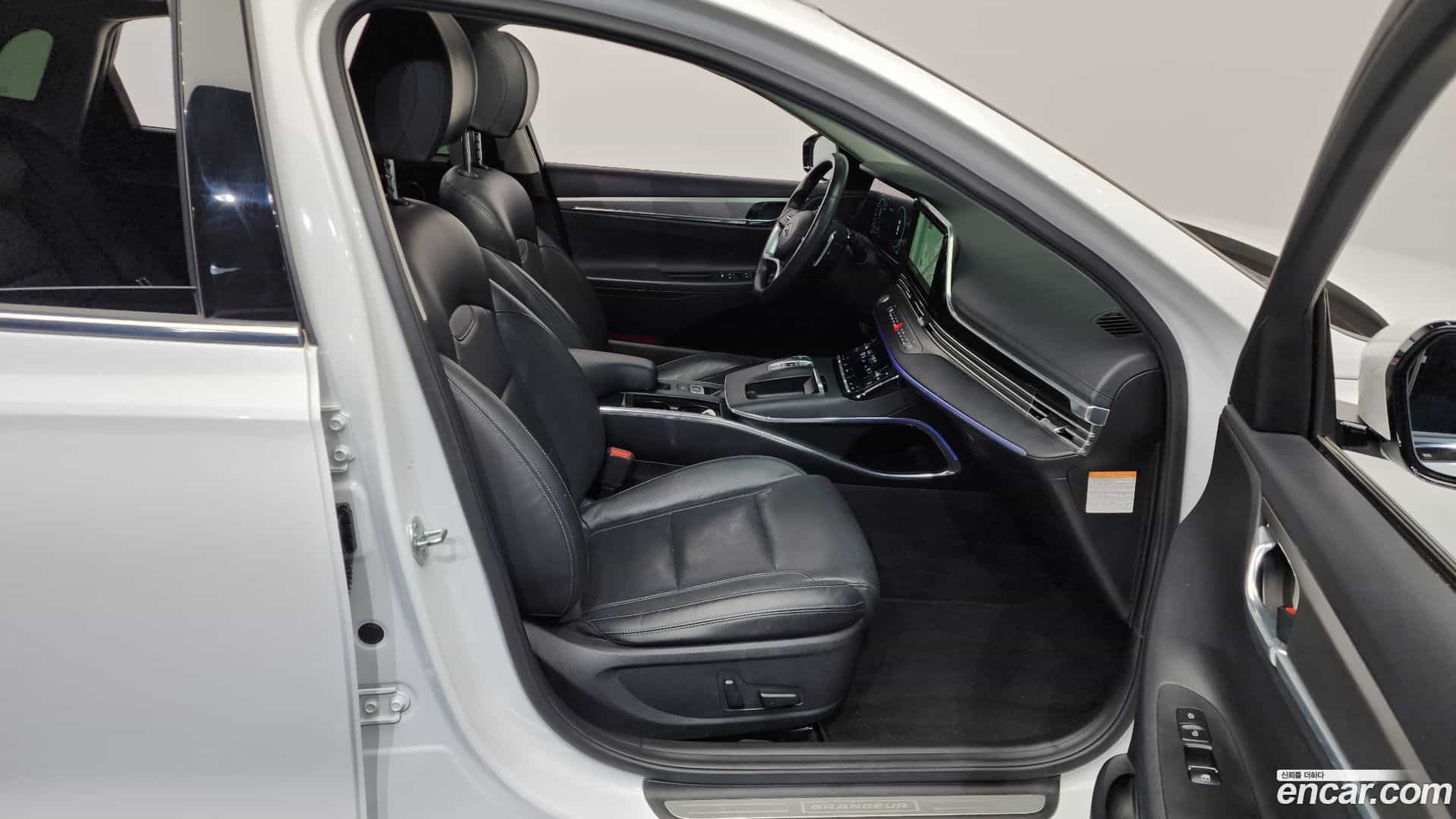 Grandeur Hyundai 2021.10-OPTION-015