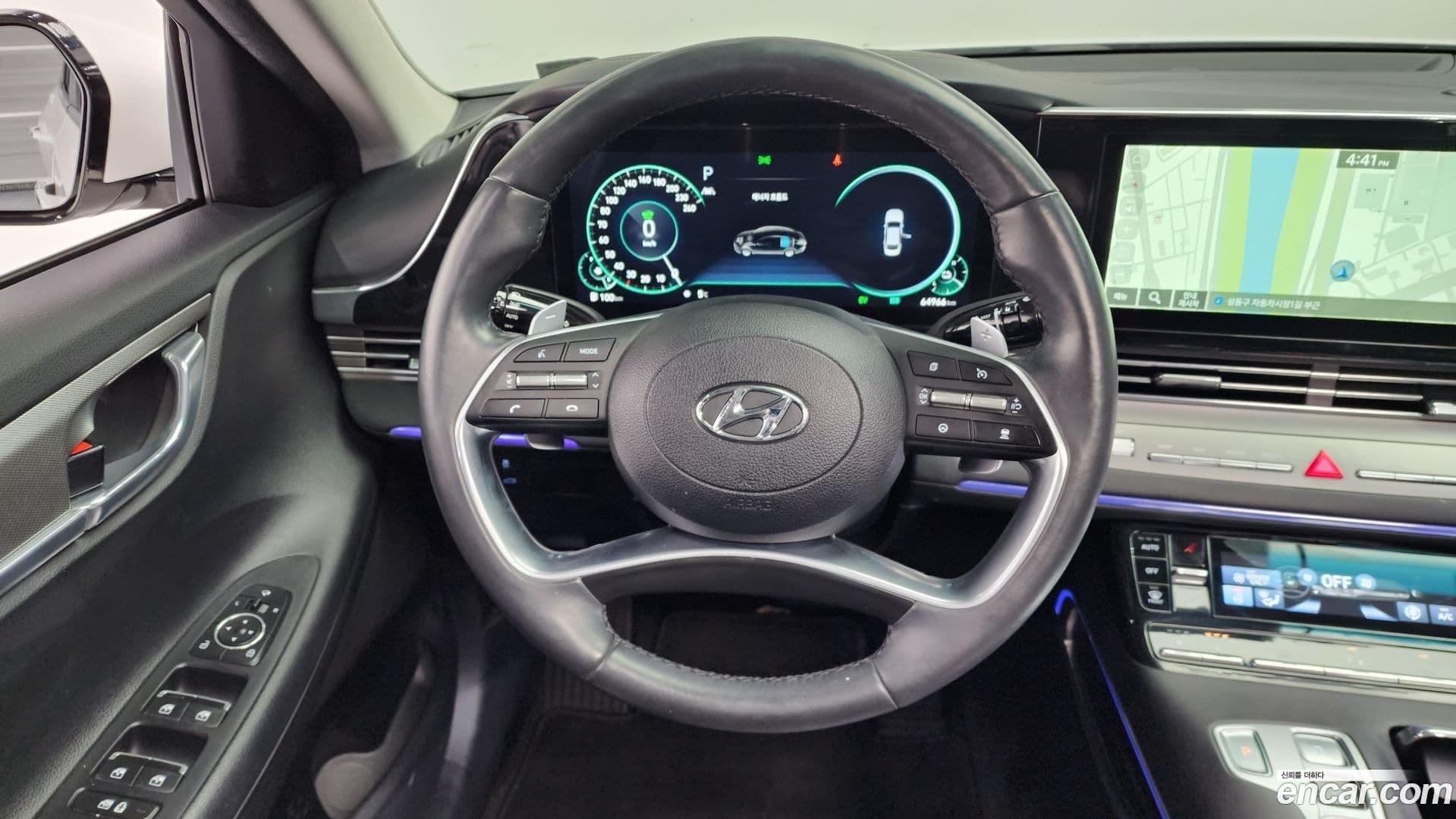 Main__Slider__Photo:Grandeur Hyundai 2021.10-12