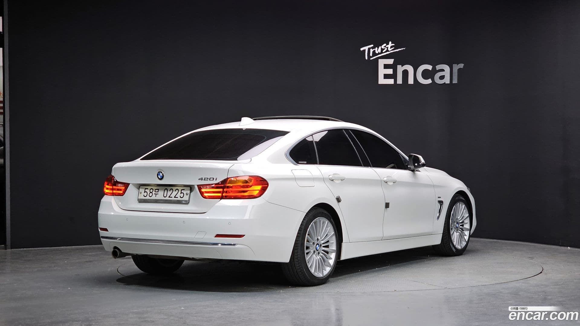 Main__Slider__Photo:4-Series BMW 2016.10-1