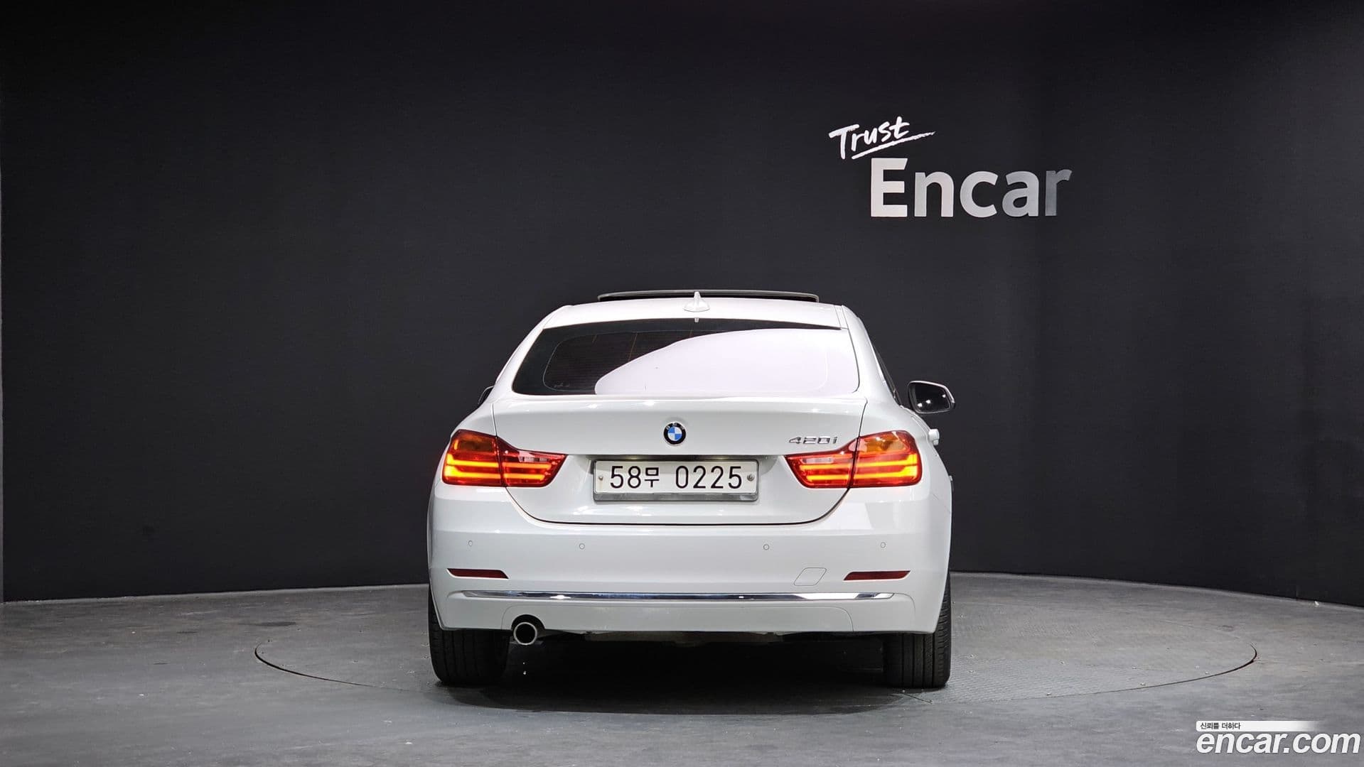 Main__Slider__Photo:4-Series BMW 2016.10-3