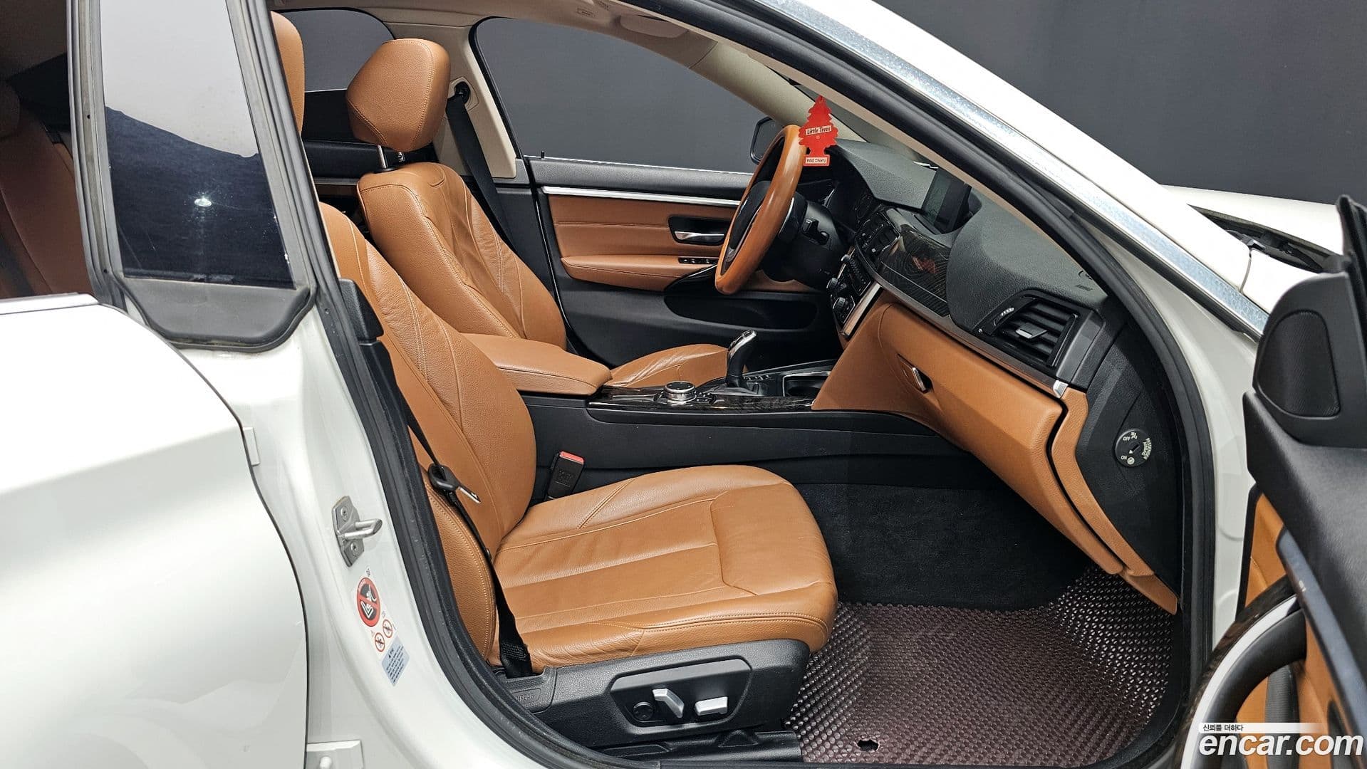 Main__Slider__Photo:4-Series BMW 2016.10-10