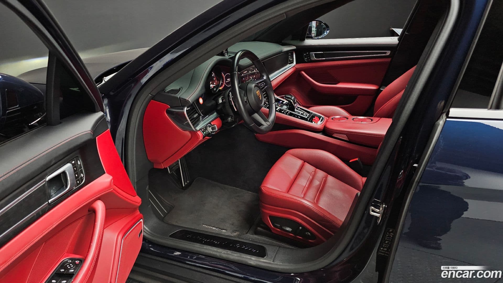 Main__Slider__Photo:Panamera Porsche 2023.3-10