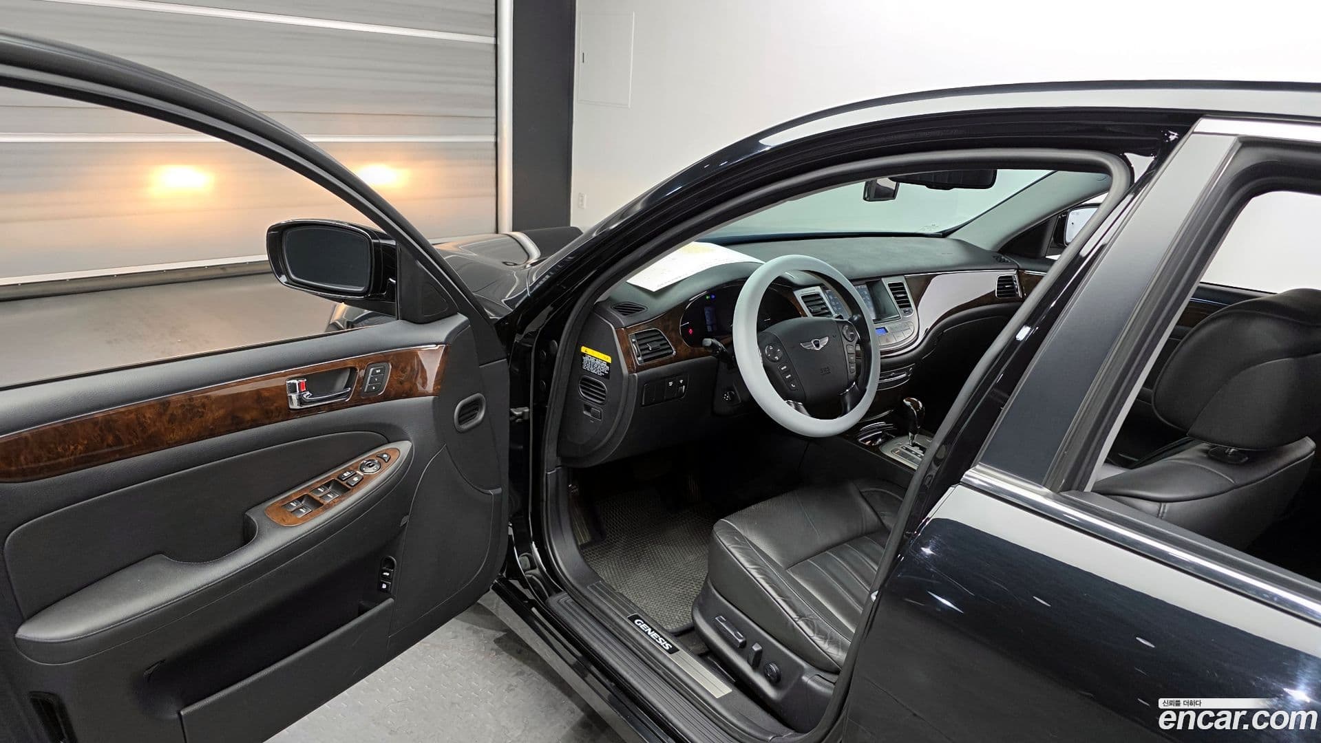 Main__Slider__Photo:Genesis Hyundai 2009.2-9