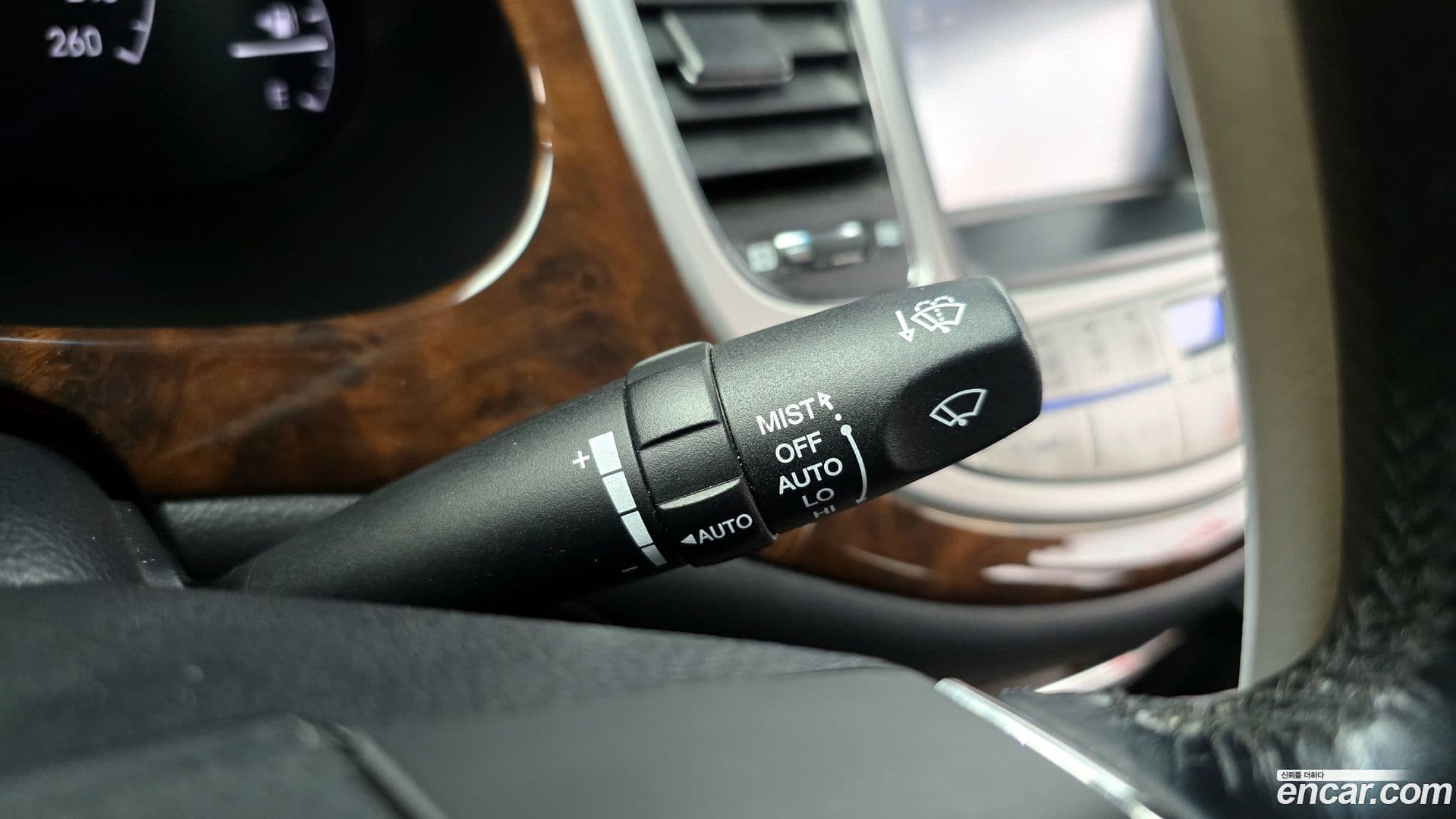 Main__Slider__Photo:Genesis Hyundai 2009.2-15