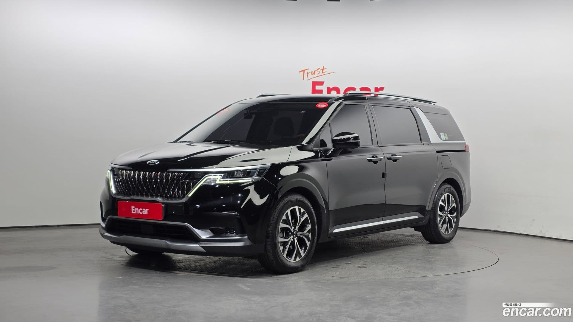 Main__Slider__Photo:Canival Kia 2021.4-0