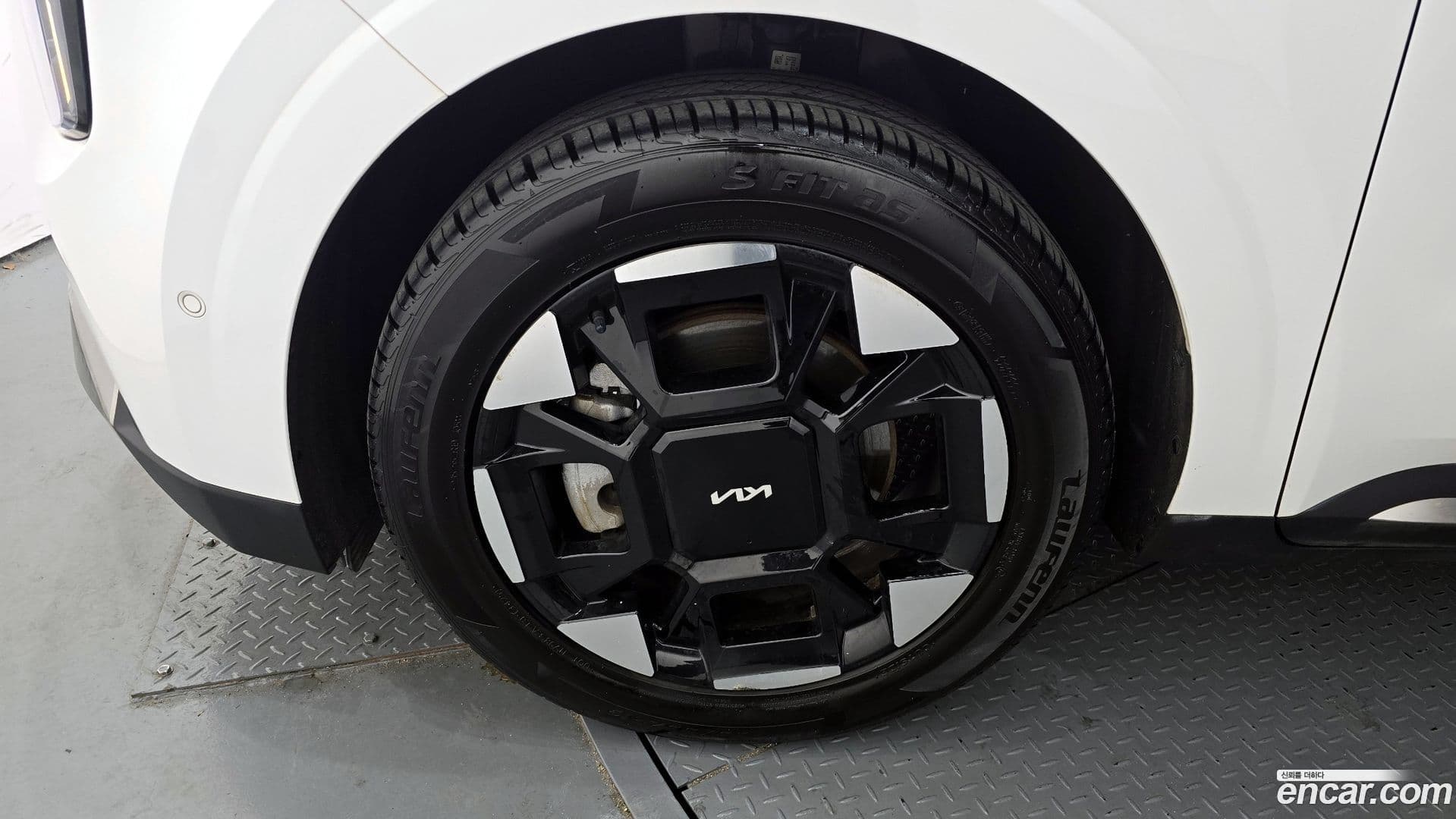 Main__Slider__Photo:Canival Kia 2024.2-4