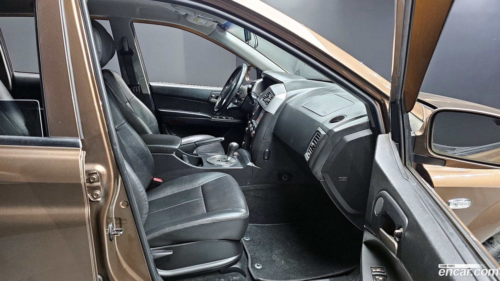 Main__Slider__Photo:KORANDO KG_Mobility_Ssangyong 2016.1-10