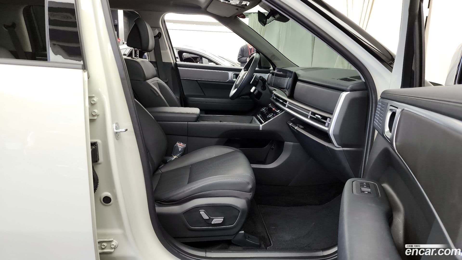 Main__Slider__Photo:Santafe Hyundai 2024.0-10