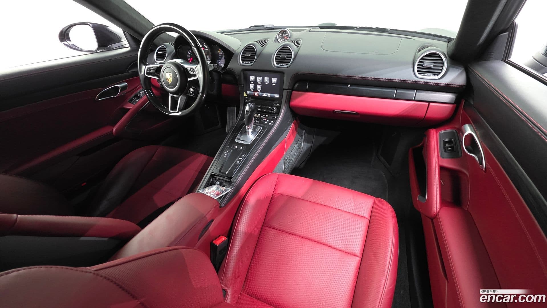 Main__Slider__Photo:718 Porsche 2021.5-6