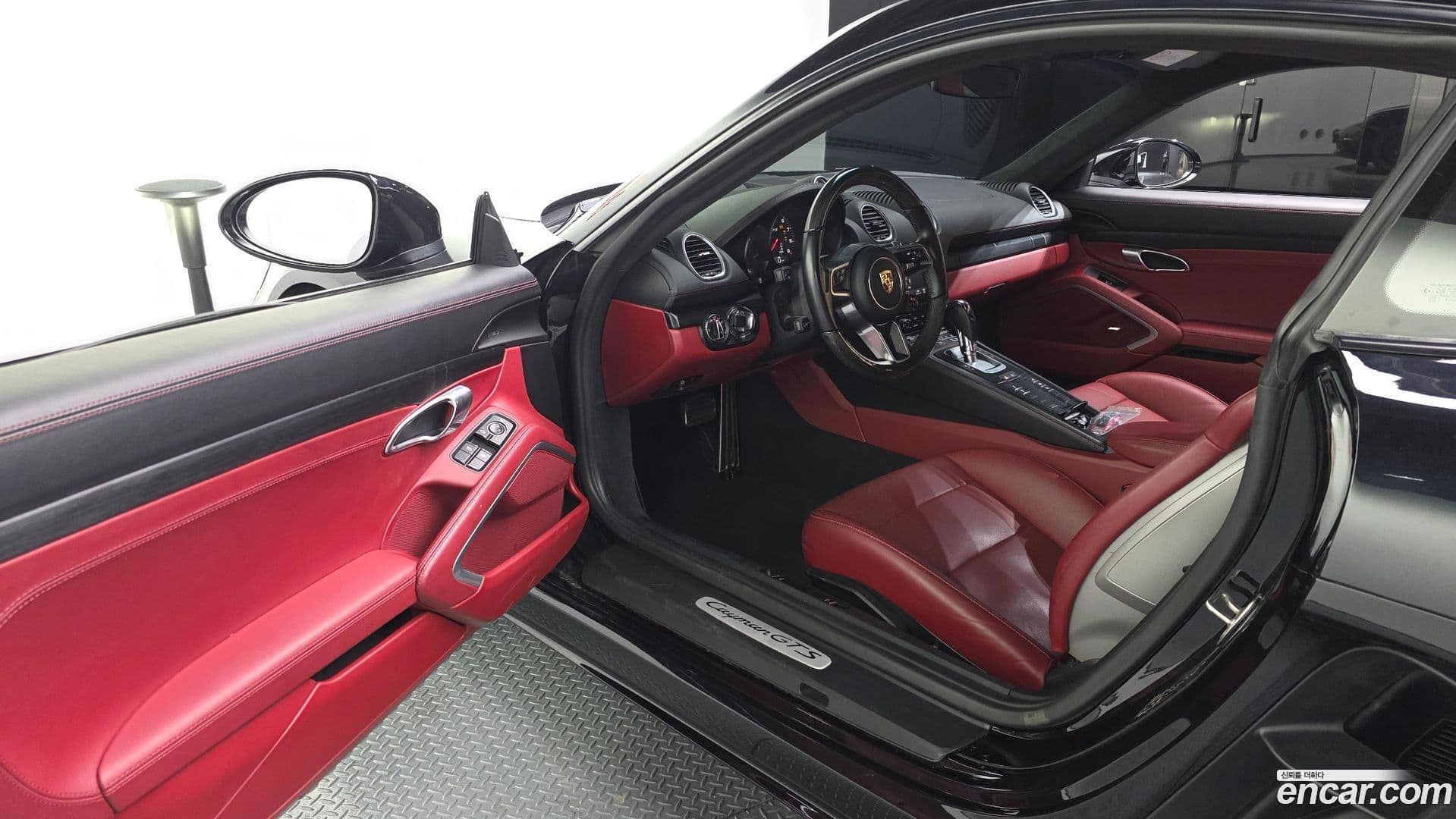 Main__Slider__Photo:718 Porsche 2021.5-9