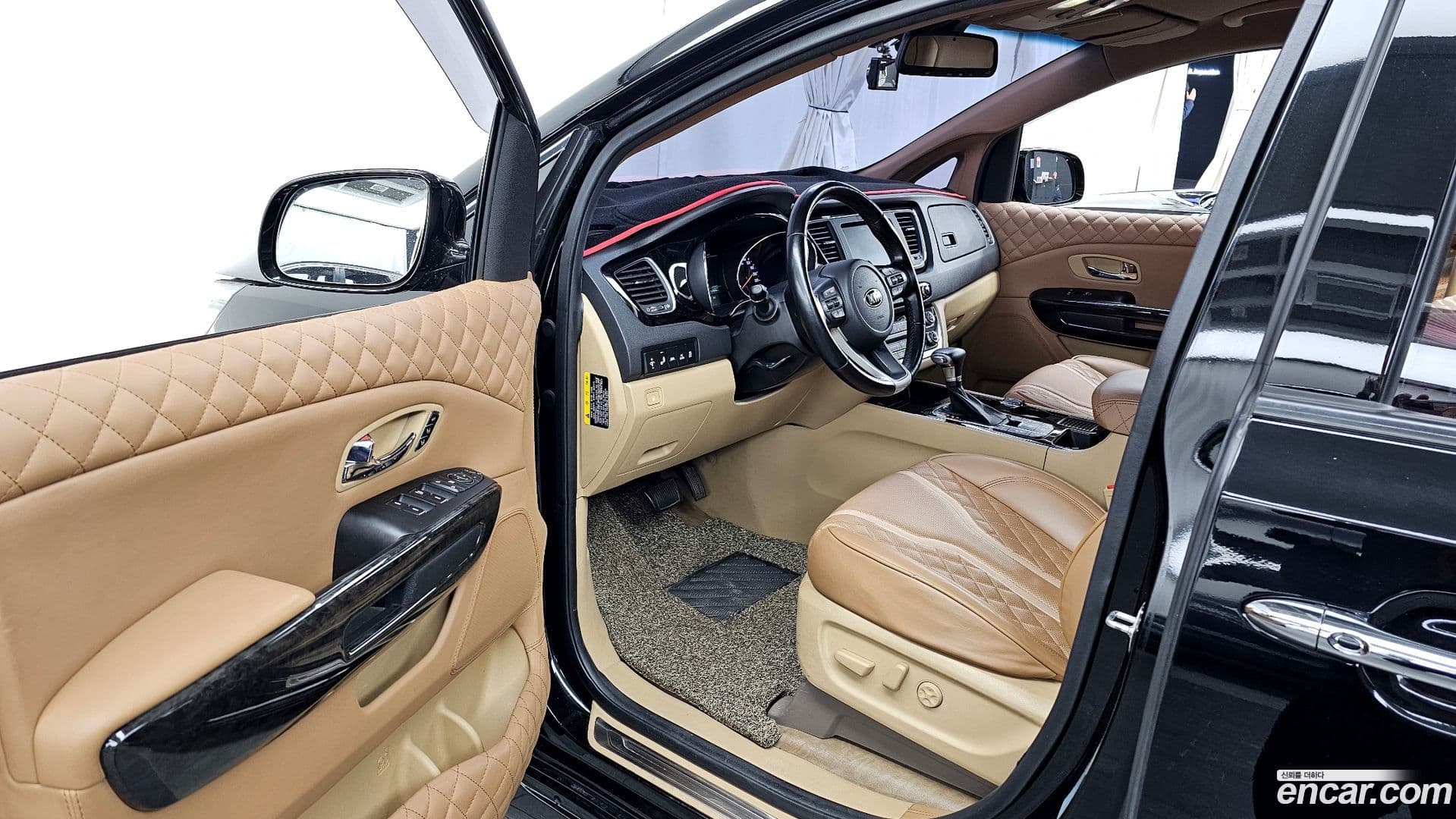 Main__Slider__Photo:Canival Kia 2019.4-9