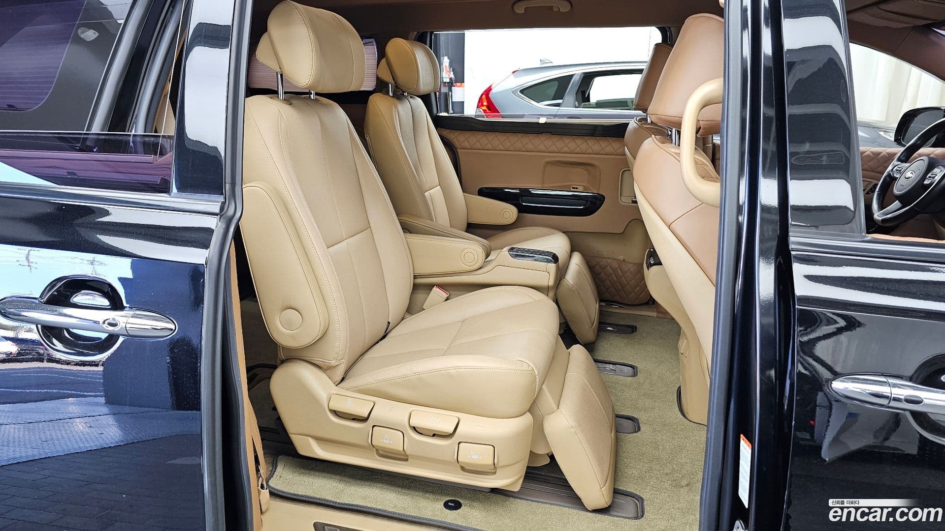 Main__Slider__Photo:Canival Kia 2019.4-11