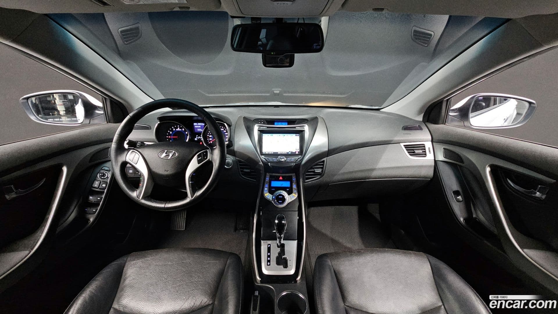 Main__Slider__Photo:AVANTE Hyundai 2012.4-6