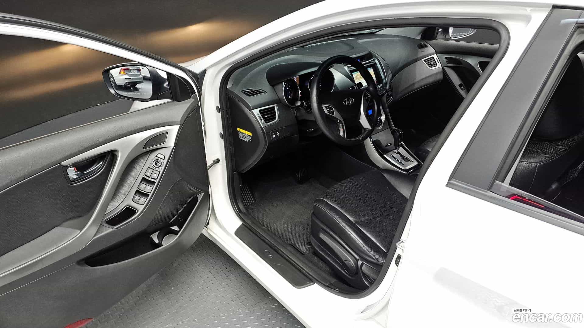 AVANTE Hyundai 2012.4-OPTION-015