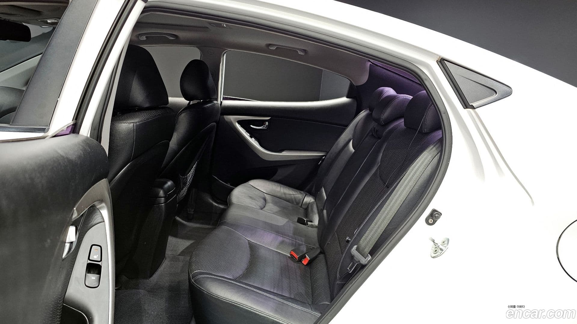 Main__Slider__Photo:AVANTE Hyundai 2012.4-11