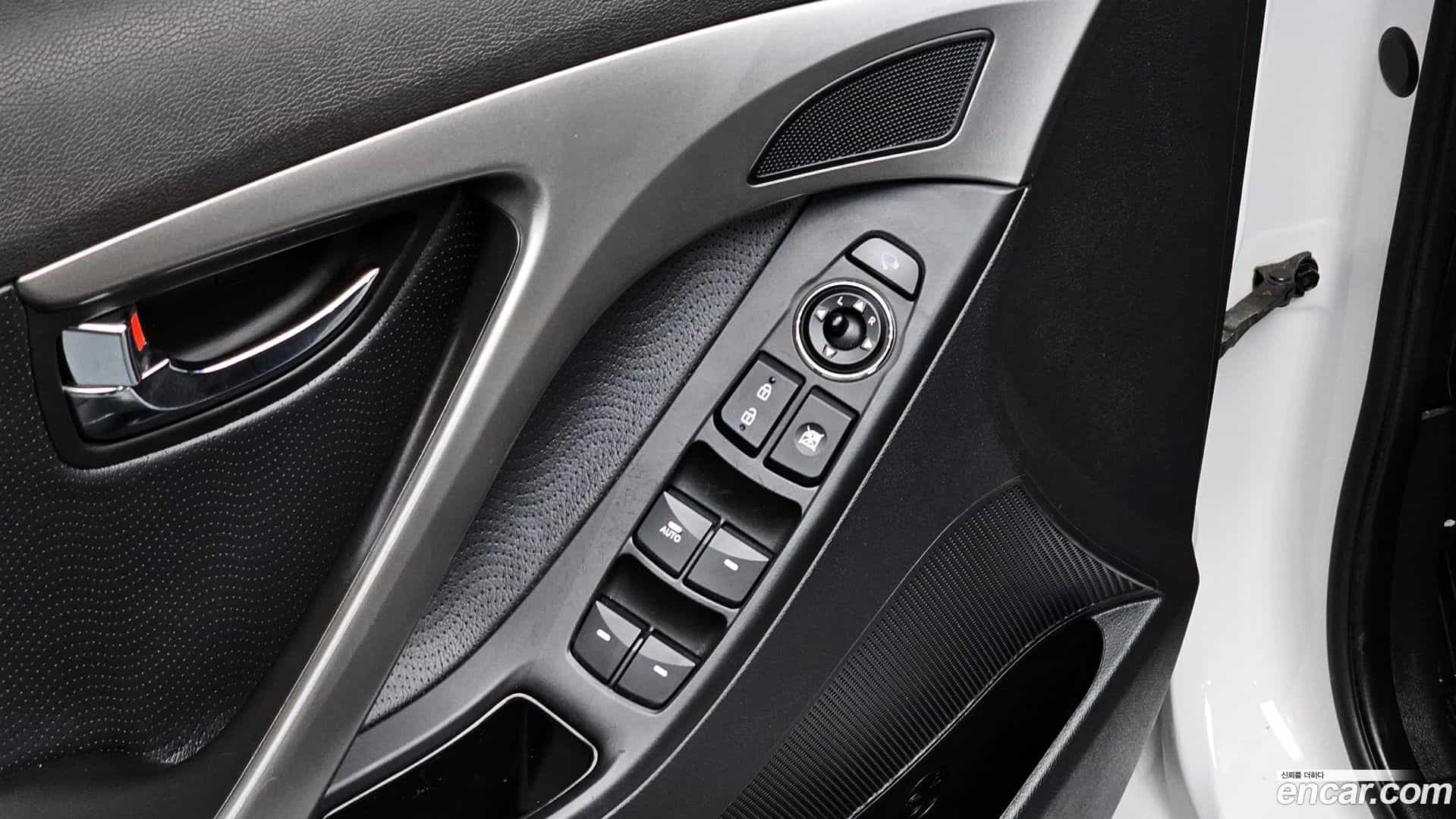 AVANTE Hyundai 2012.4-OPTION-022