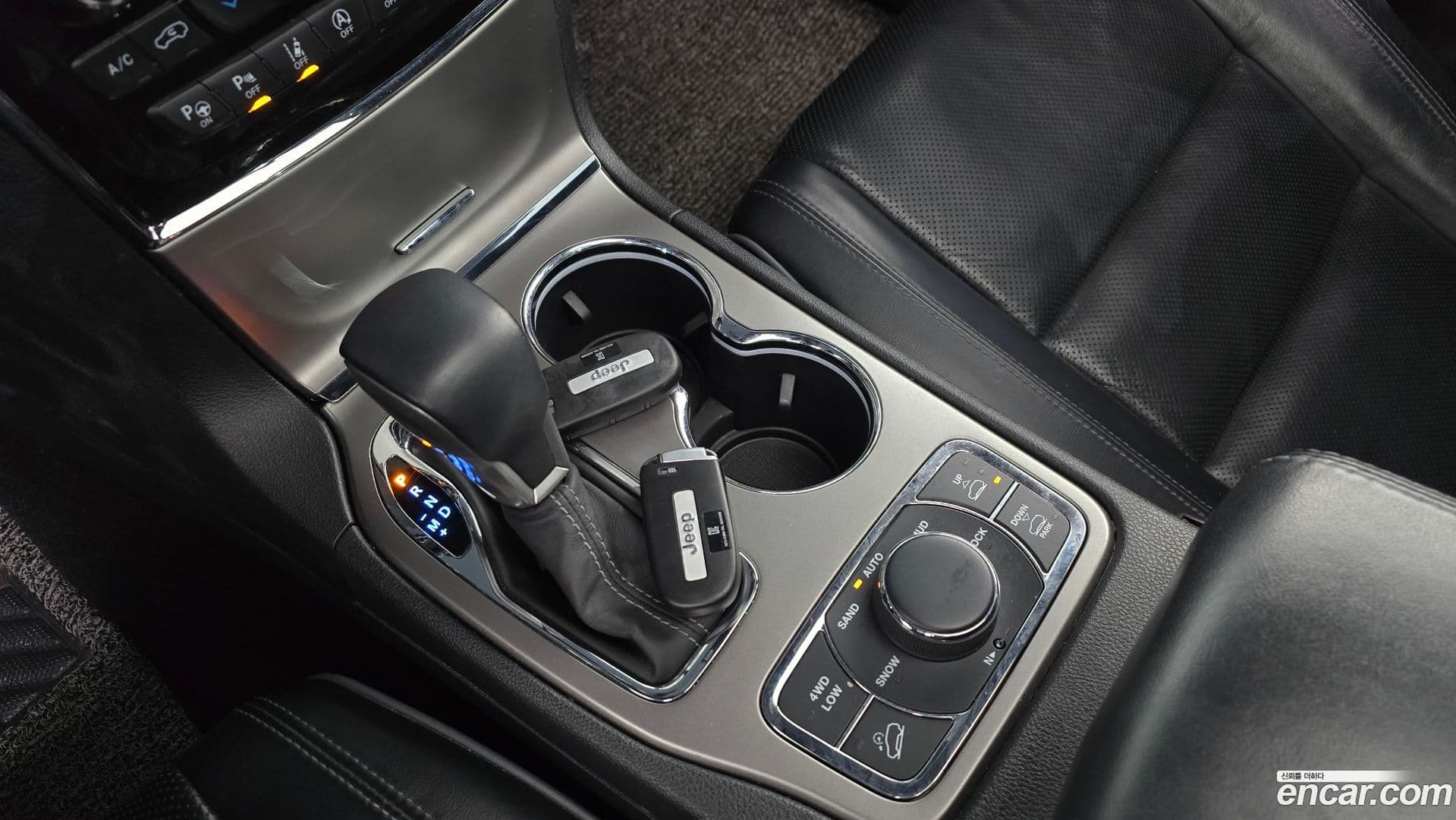 Main__Slider__Photo:Cherokee Jeep 2019.10-8