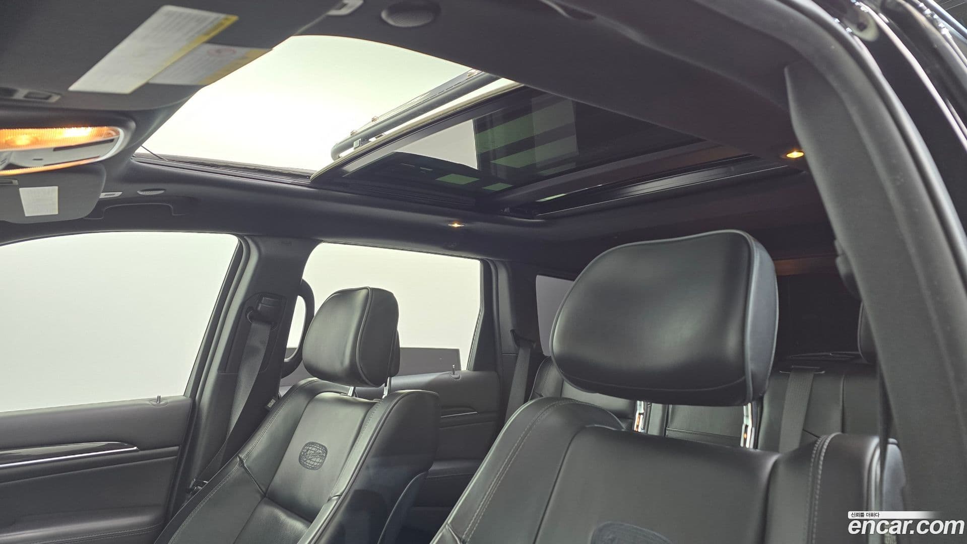 Main__Slider__Photo:Cherokee Jeep 2019.10-18