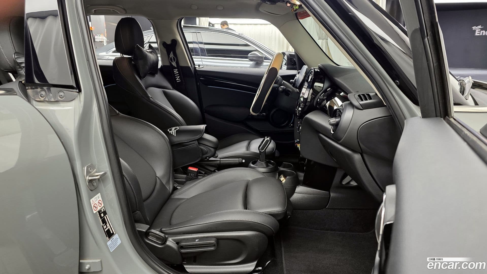 Main__Slider__Photo:Cooper Mini 2022.3-10